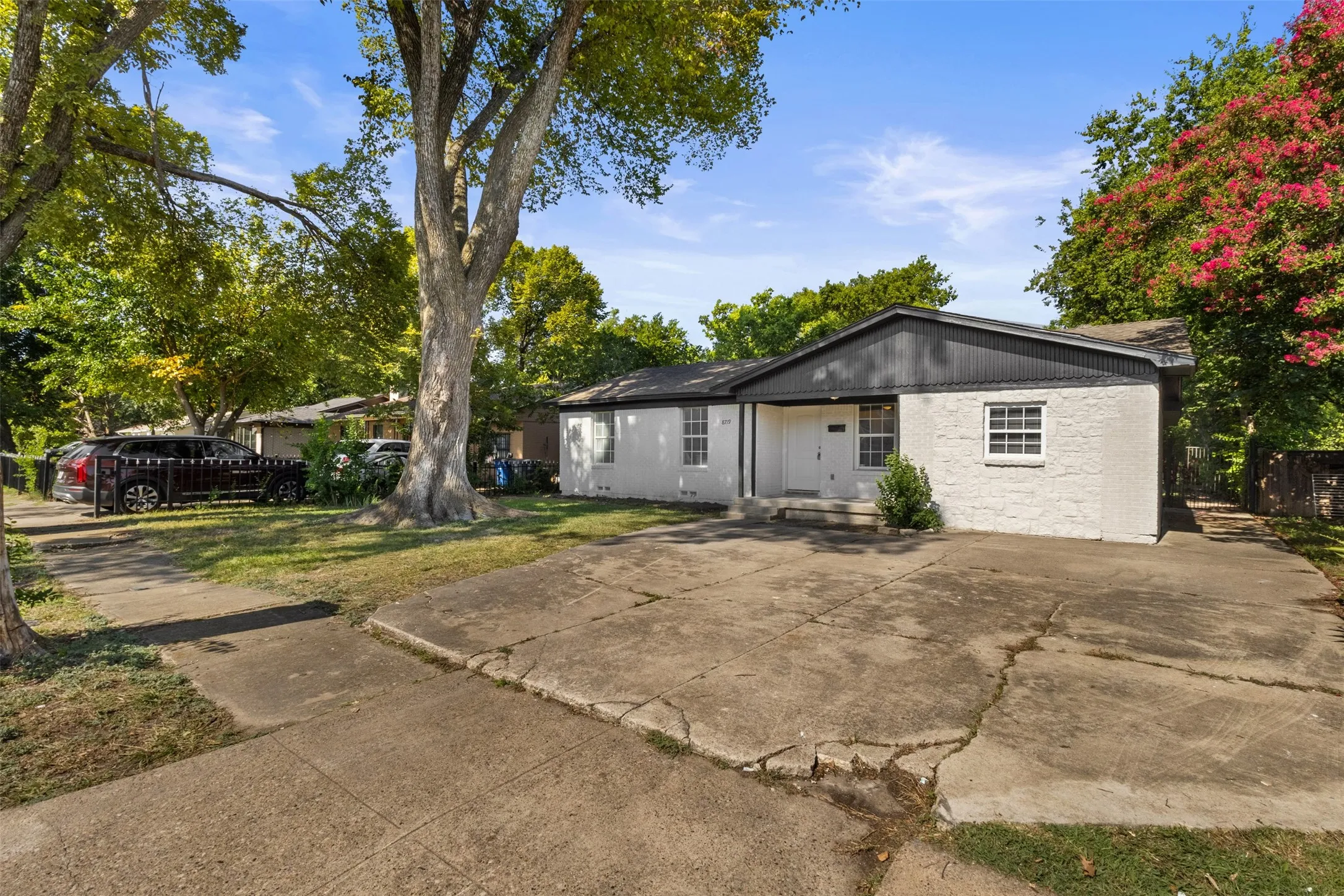Single Family Residence For Sale in Dallas County , 8719 Freeport Drive, Dallas, Texas 75228, 4 Bedroom, 2 Bathroom, Garage spaces, 1,240 Sqft, built in 1956, mls#21340594, Real Estate Agent in Dallas, Homes For Sale in Dallas county, Homes For Sale in Dallas, Realtor in Dallas Texas, Real Estate Brokerage Independent Realty Texas, Luminita Cordes Realtor
