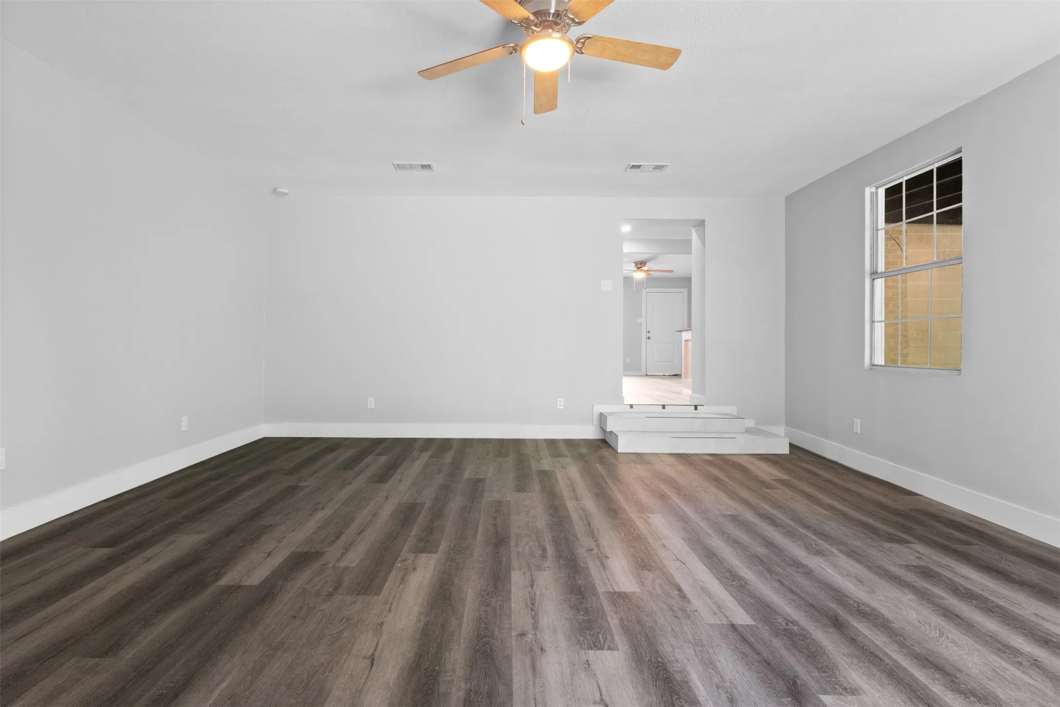 Single Family Residence For Sale in Dallas County , 8719 Freeport Drive, Dallas, Texas 75228, 4 Bedroom, 2 Bathroom, Garage spaces, 1,240 Sqft, built in 1956, mls#21340594, Real Estate Agent in Dallas, Homes For Sale in Dallas county, Homes For Sale in Dallas, Realtor in Dallas Texas, Real Estate Brokerage Independent Realty Texas, Luminita Cordes Realtor