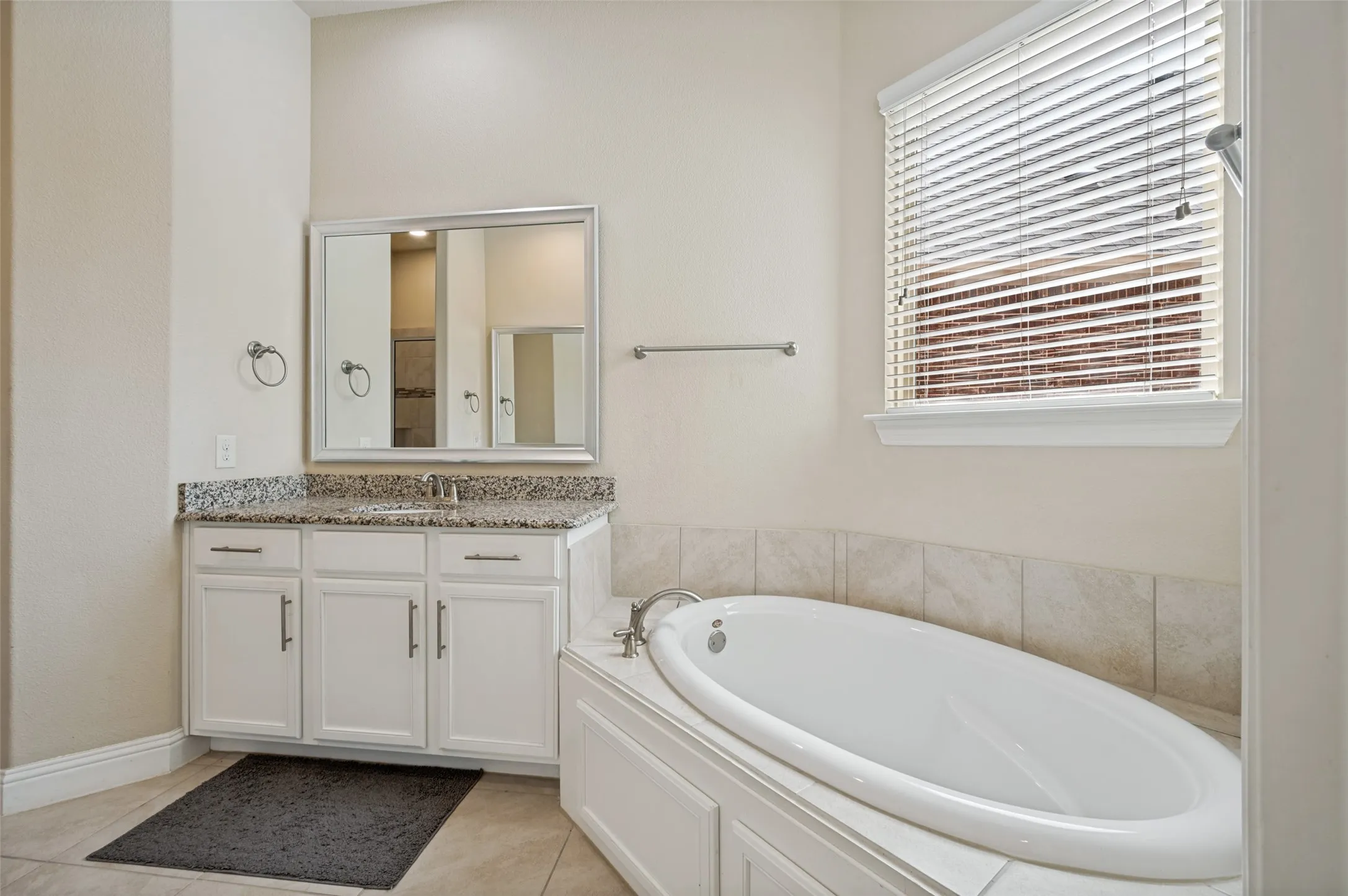 Single Family Residence For Sale in Denton County , 610 Enfield Drive, Frisco, Texas 75036, 4 Bedroom, 3 Bathroom, 2 Garage spaces, 2,704 Sqft, built in 2016, mls#21338222, Real Estate Agent in Frisco, Homes For Sale in Denton county, Homes For Sale in Frisco, Realtor in Frisco Texas, Real Estate Brokerage Independent Realty Texas, Luminita Cordes Realtor