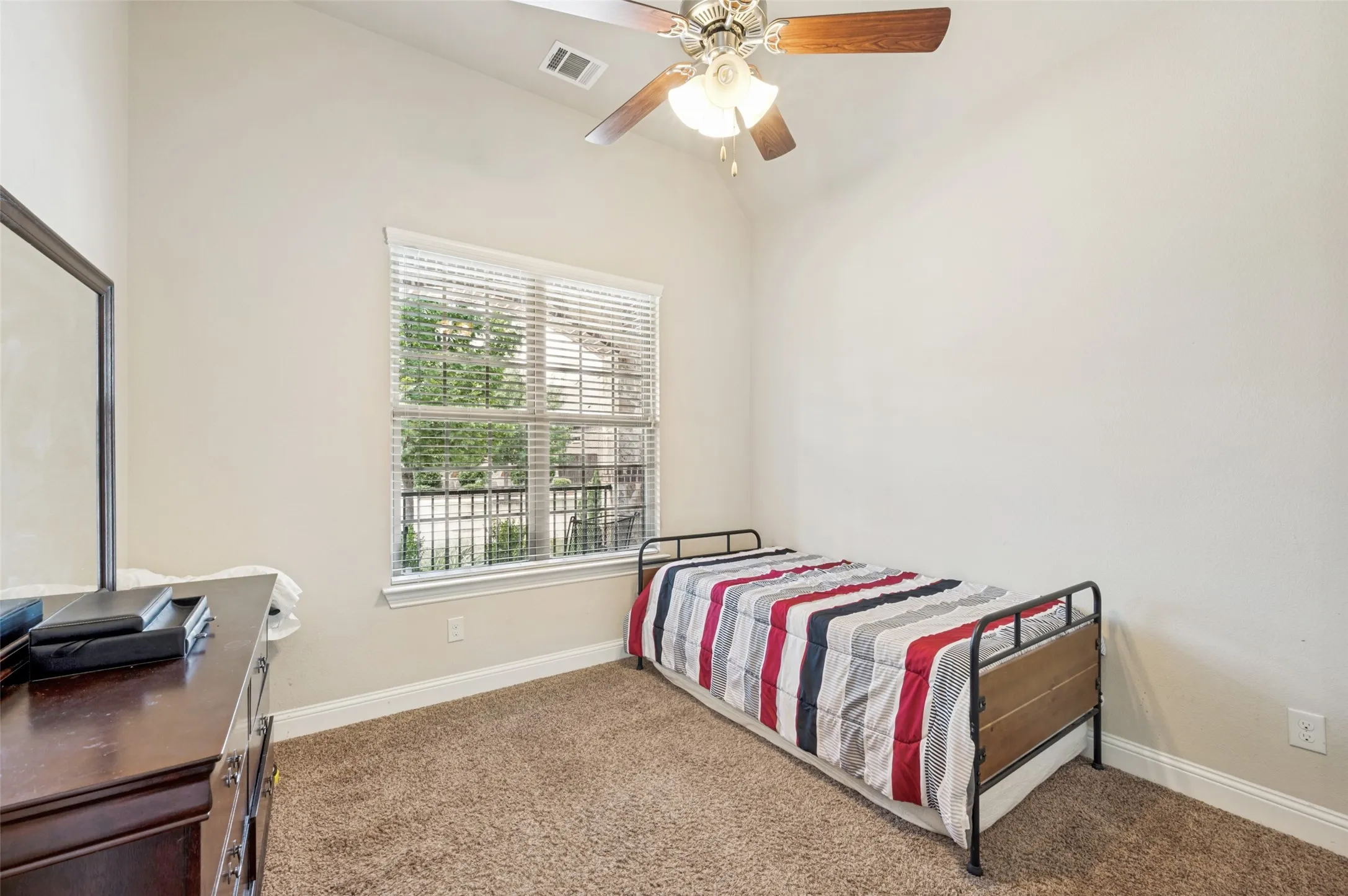 Single Family Residence For Sale in Denton County , 610 Enfield Drive, Frisco, Texas 75036, 4 Bedroom, 3 Bathroom, 2 Garage spaces, 2,704 Sqft, built in 2016, mls#21338222, Real Estate Agent in Frisco, Homes For Sale in Denton county, Homes For Sale in Frisco, Realtor in Frisco Texas, Real Estate Brokerage Independent Realty Texas, Luminita Cordes Realtor