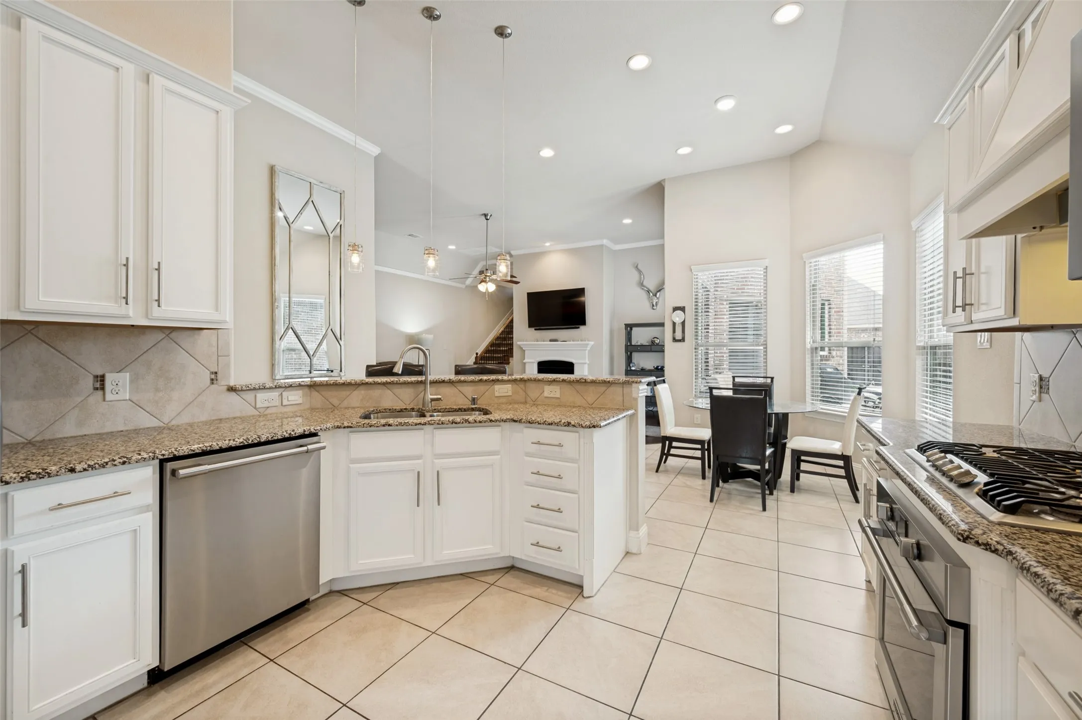 Single Family Residence For Sale in Denton County , 610 Enfield Drive, Frisco, Texas 75036, 4 Bedroom, 3 Bathroom, 2 Garage spaces, 2,704 Sqft, built in 2016, mls#21338222, Real Estate Agent in Frisco, Homes For Sale in Denton county, Homes For Sale in Frisco, Realtor in Frisco Texas, Real Estate Brokerage Independent Realty Texas, Luminita Cordes Realtor