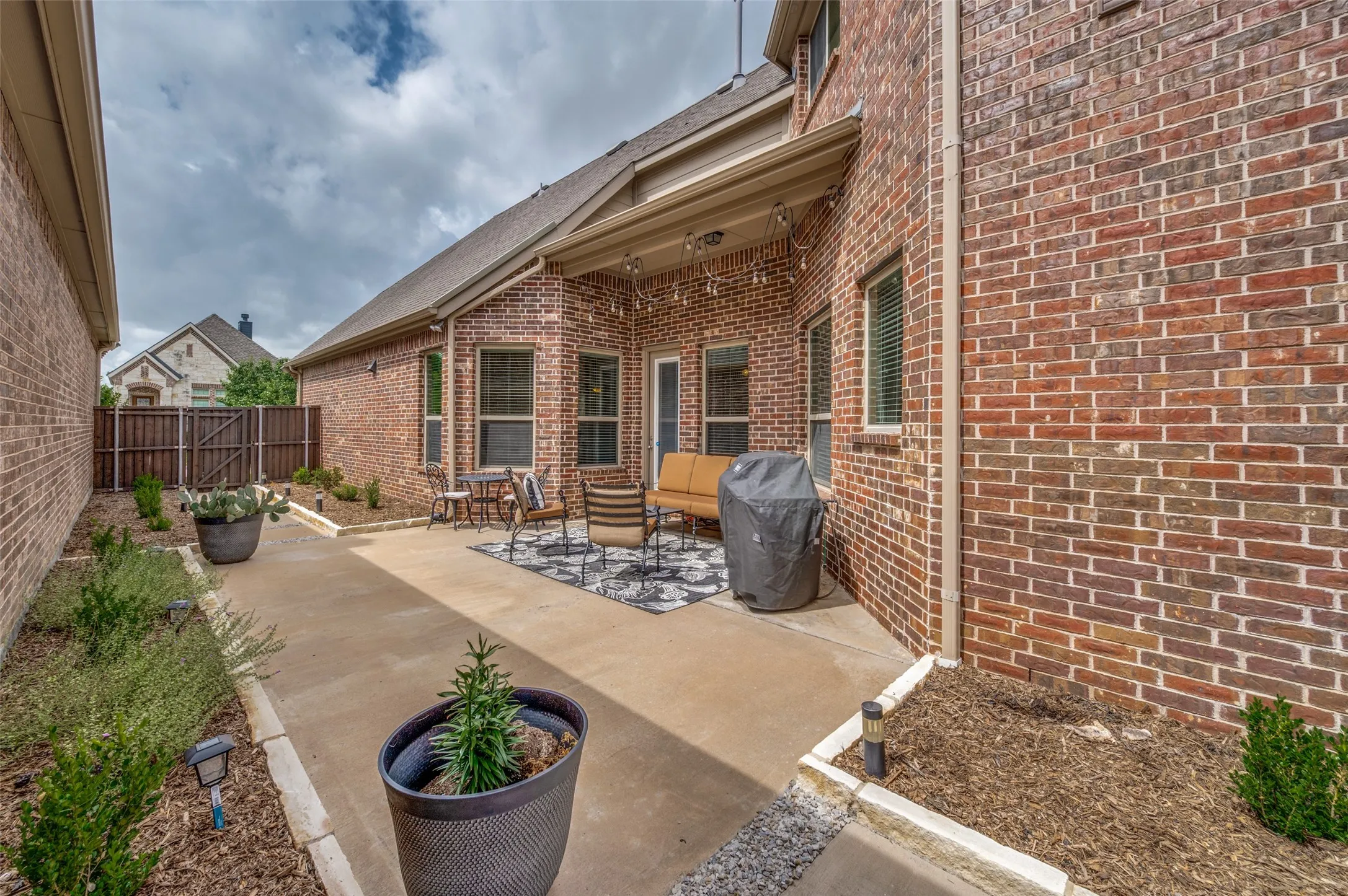 Single Family Residence For Sale in Denton County , 610 Enfield Drive, Frisco, Texas 75036, 4 Bedroom, 3 Bathroom, 2 Garage spaces, 2,704 Sqft, built in 2016, mls#21338222, Real Estate Agent in Frisco, Homes For Sale in Denton county, Homes For Sale in Frisco, Realtor in Frisco Texas, Real Estate Brokerage Independent Realty Texas, Luminita Cordes Realtor