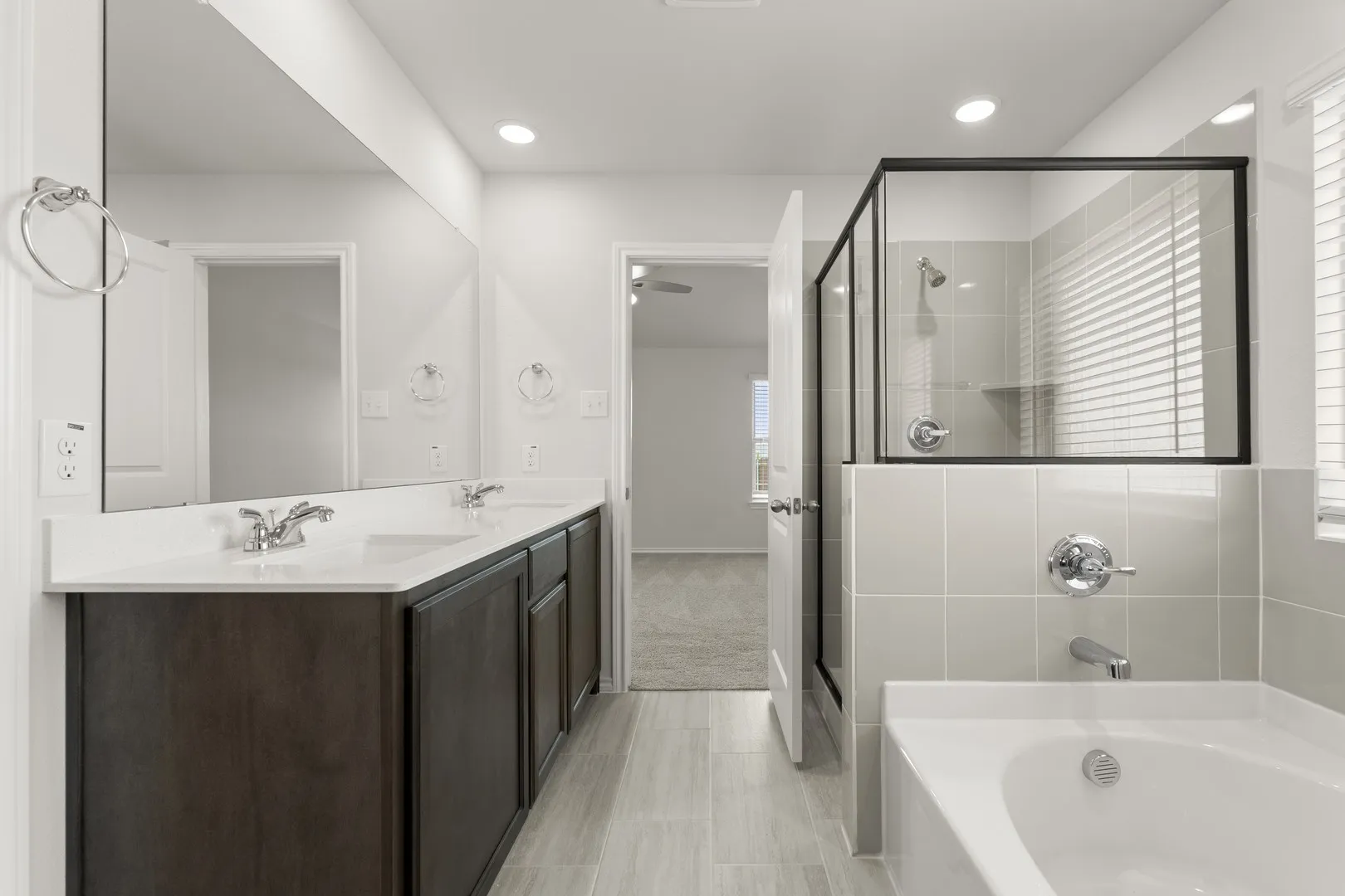 21. 223 Van Horn - Bath (3)