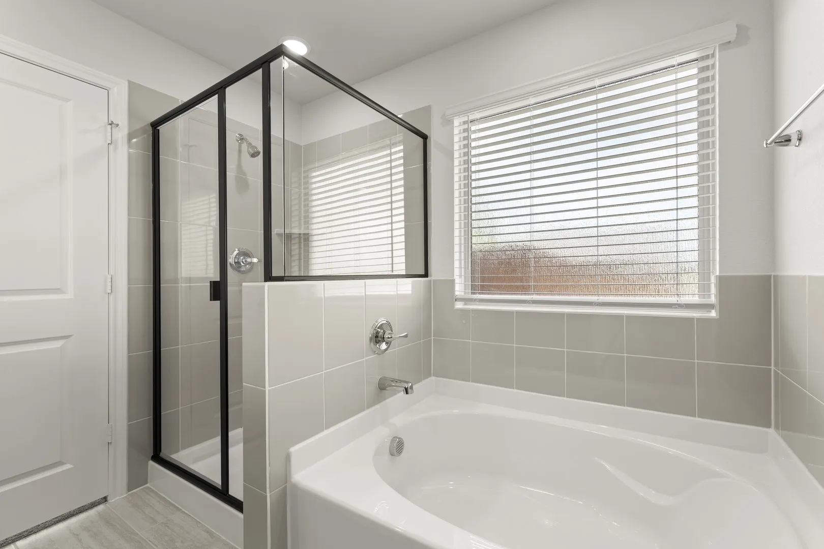 20. 223 Van Horn - Bath (2)