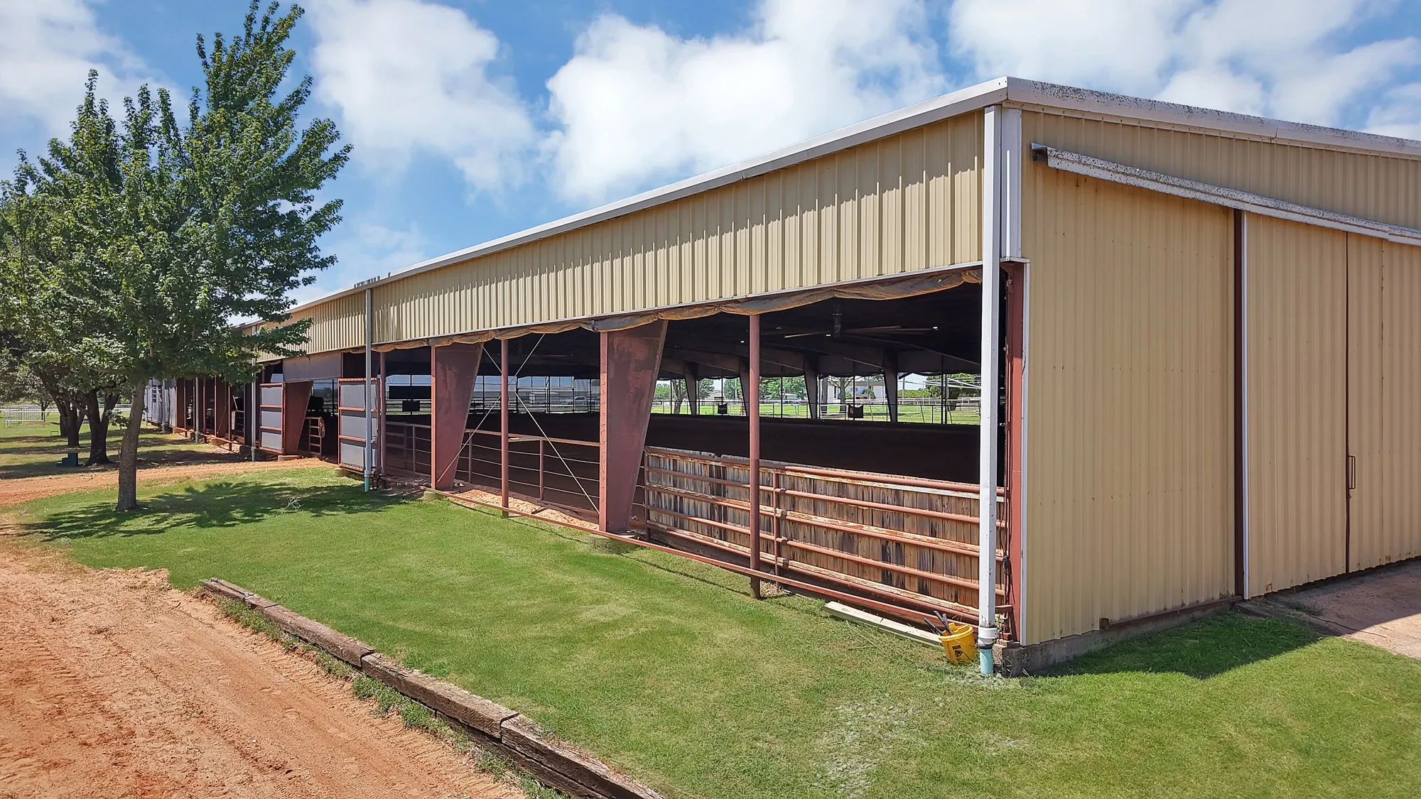 Farm For Sale in Grayson County , 15135 E Fm 922, Tioga, Texas 76271, 3 Bedroom, 2 Bathroom, 3 Garage spaces, 3,059 Sqft, built in 1999, mls#21325933, Real Estate Agent in Tioga, Homes For Sale in Grayson county, Homes For Sale in Tioga, Realtor in Tioga Texas, Real Estate Brokerage Independent Realty Texas, Luminita Cordes Realtor