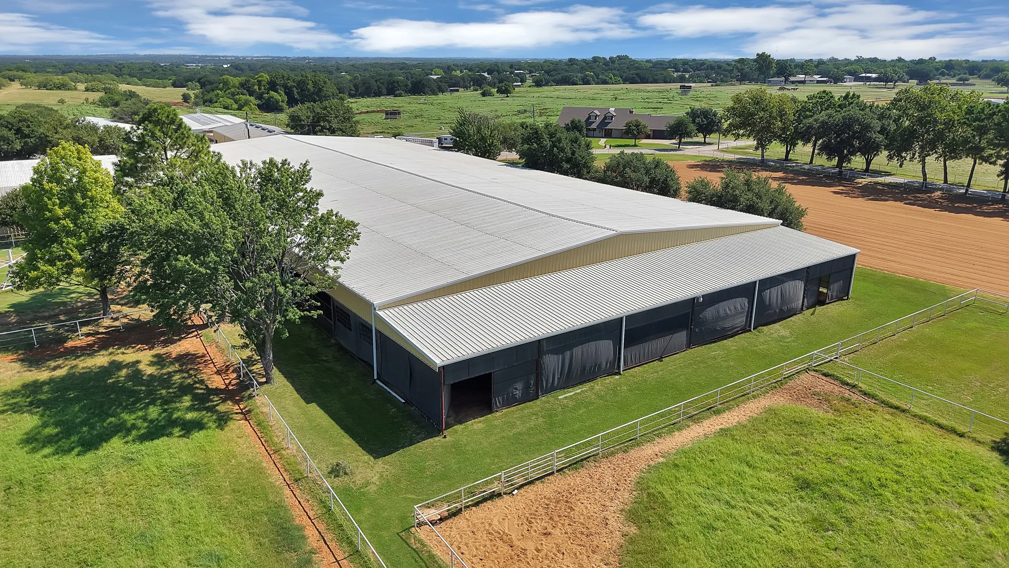 Farm For Sale in Grayson County , 15135 E Fm 922, Tioga, Texas 76271, 3 Bedroom, 2 Bathroom, 3 Garage spaces, 3,059 Sqft, built in 1999, mls#21325933, Real Estate Agent in Tioga, Homes For Sale in Grayson county, Homes For Sale in Tioga, Realtor in Tioga Texas, Real Estate Brokerage Independent Realty Texas, Luminita Cordes Realtor