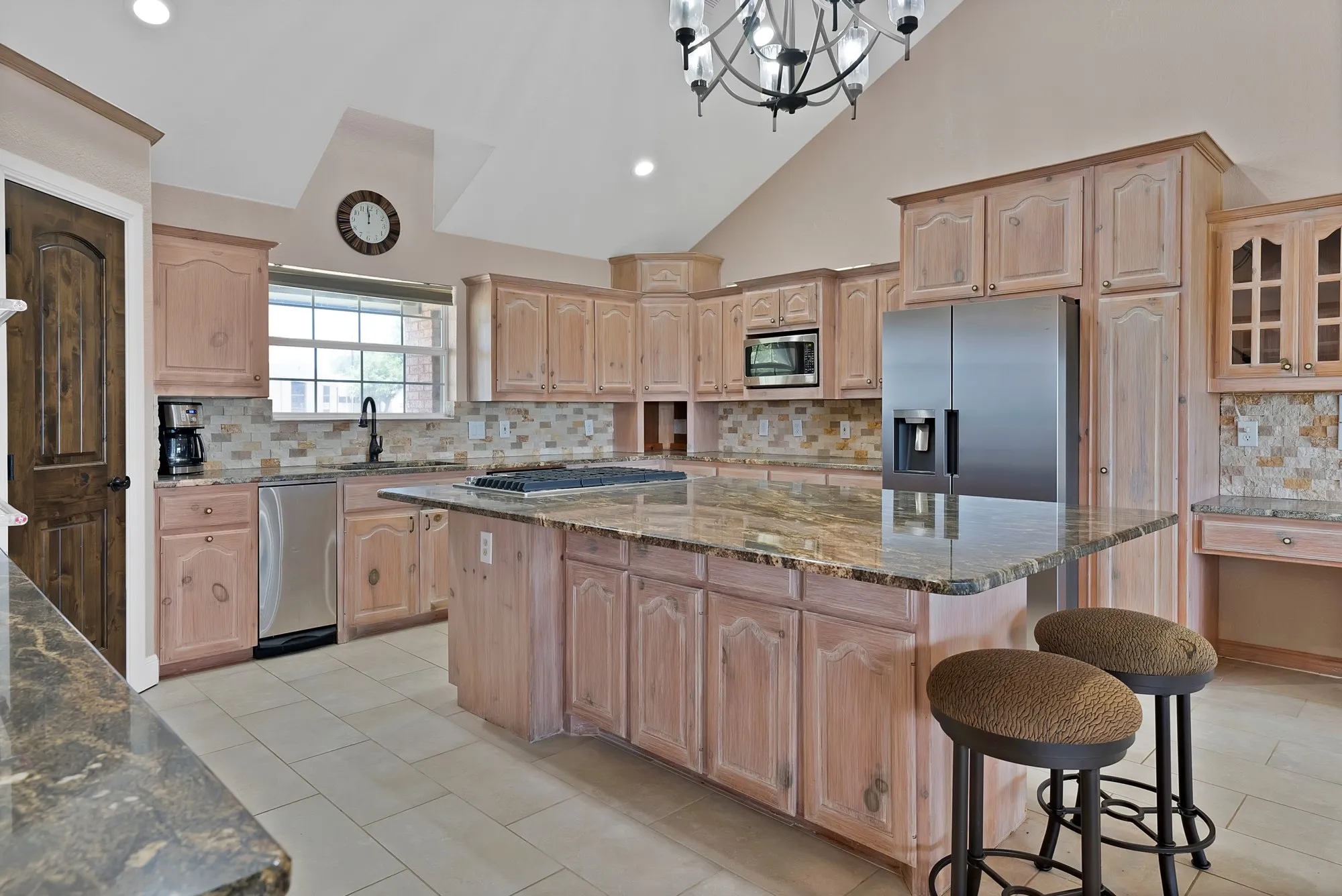 Farm For Sale in Grayson County , 15135 E Fm 922, Tioga, Texas 76271, 3 Bedroom, 2 Bathroom, 3 Garage spaces, 3,059 Sqft, built in 1999, mls#21325933, Real Estate Agent in Tioga, Homes For Sale in Grayson county, Homes For Sale in Tioga, Realtor in Tioga Texas, Real Estate Brokerage Independent Realty Texas, Luminita Cordes Realtor