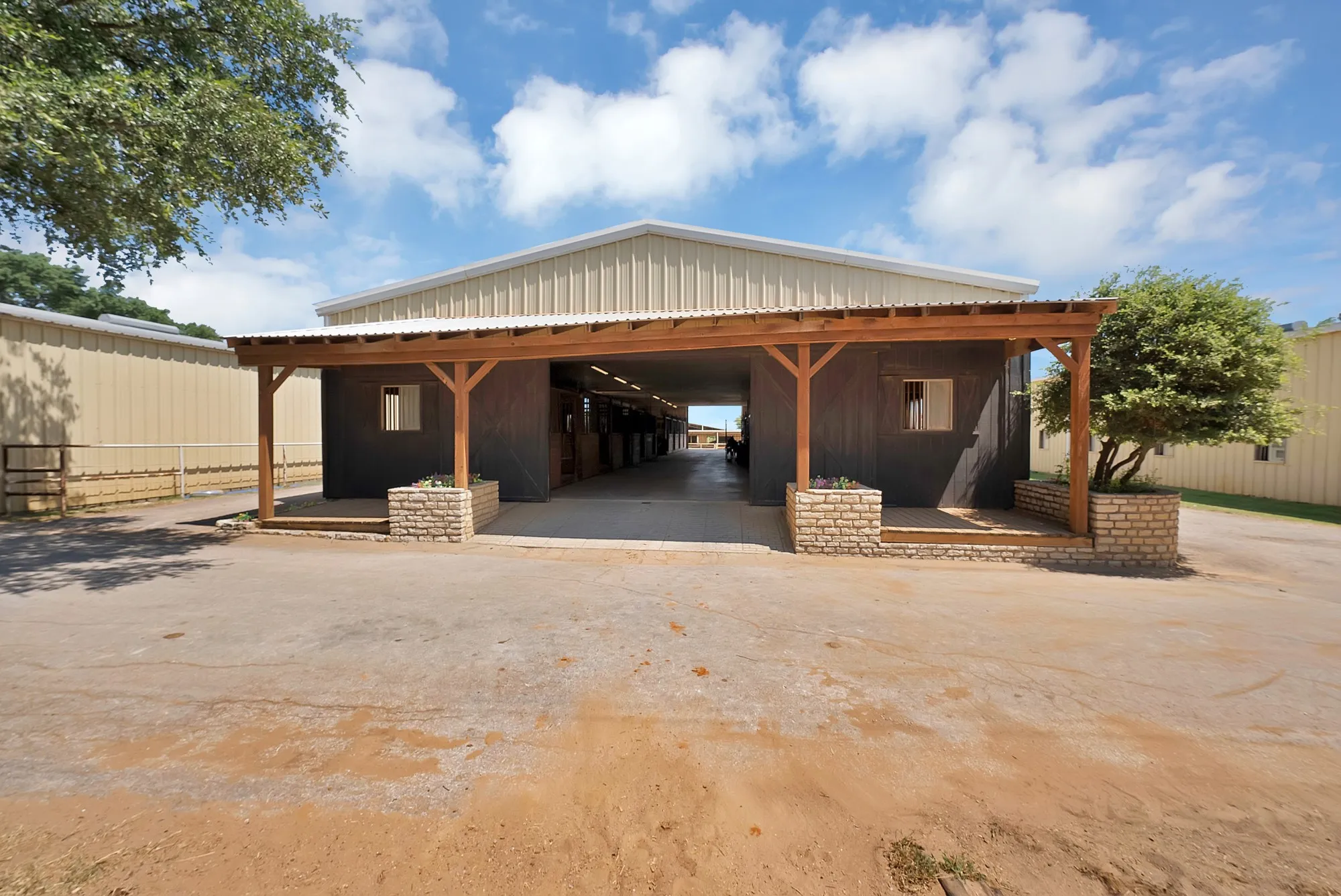 Farm For Sale in Grayson County , 15135 E Fm 922, Tioga, Texas 76271, 3 Bedroom, 2 Bathroom, 3 Garage spaces, 3,059 Sqft, built in 1999, mls#21325933, Real Estate Agent in Tioga, Homes For Sale in Grayson county, Homes For Sale in Tioga, Realtor in Tioga Texas, Real Estate Brokerage Independent Realty Texas, Luminita Cordes Realtor