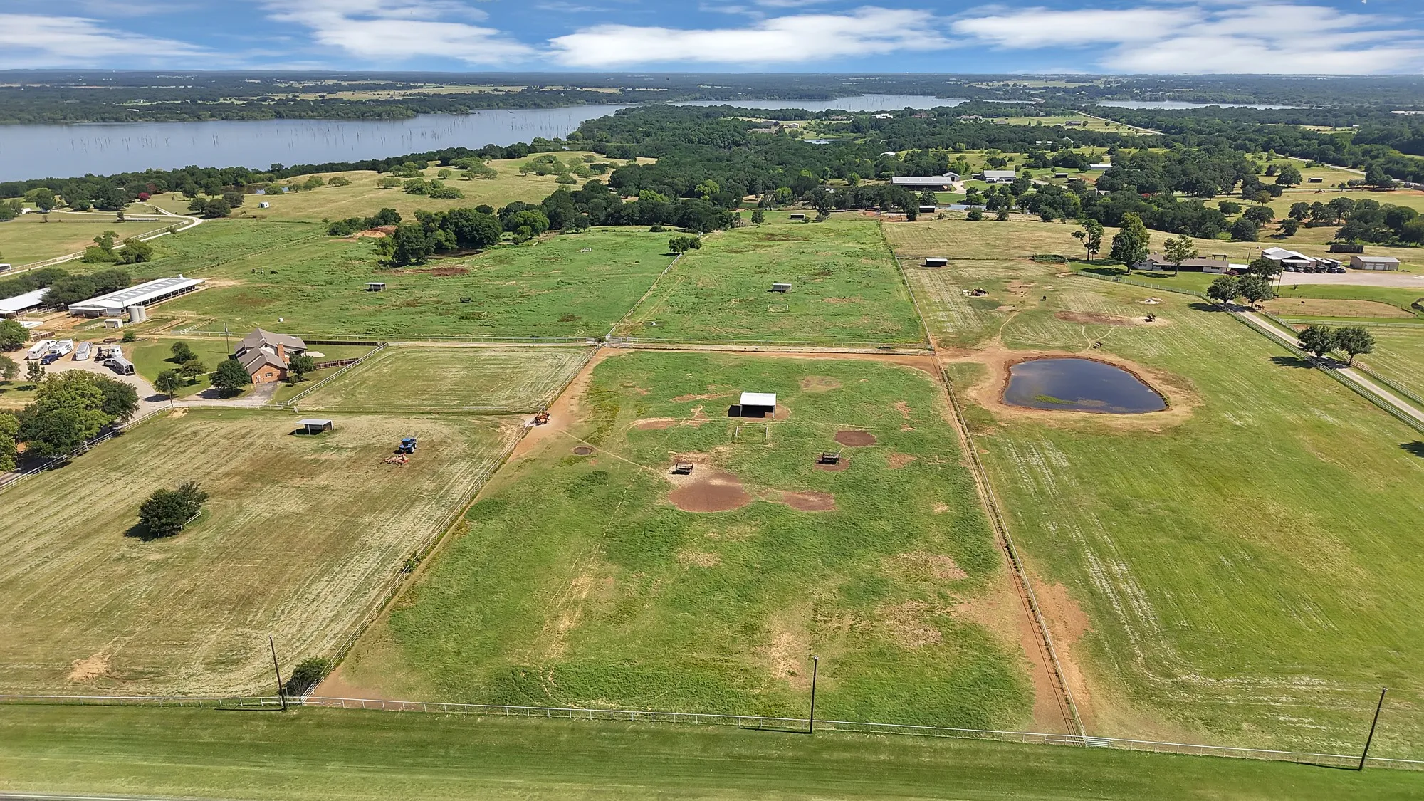 Farm For Sale in Grayson County , 15135 E Fm 922, Tioga, Texas 76271, 3 Bedroom, 2 Bathroom, 3 Garage spaces, 3,059 Sqft, built in 1999, mls#21325933, Real Estate Agent in Tioga, Homes For Sale in Grayson county, Homes For Sale in Tioga, Realtor in Tioga Texas, Real Estate Brokerage Independent Realty Texas, Luminita Cordes Realtor