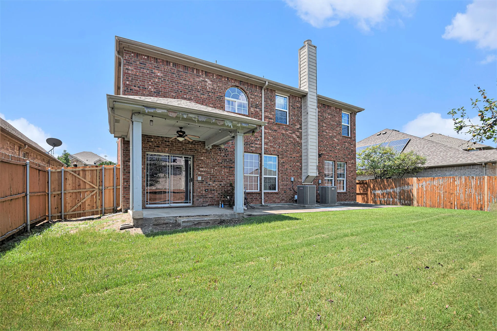 Single Family Residence For Rent in Tarrant County , 605 Port Royale Way, Euless, Texas 76039, 3 Bedroom, 3 Bathroom, 2 Garage spaces, 3,489 Sqft, built in 2005, mls#21340606, Real Estate Agent in Euless, Homes For Rent in Tarrant county, Homes For Rent in Euless, Realtor in Euless Texas, Real Estate Brokerage Independent Realty Texas, Luminita Cordes Realtor