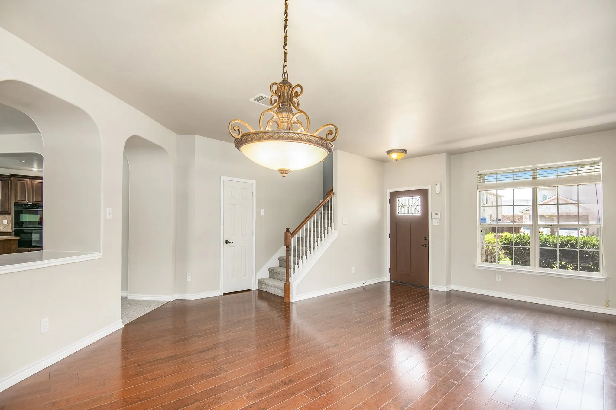 Single Family Residence For Rent in Tarrant County , 605 Port Royale Way, Euless, Texas 76039, 3 Bedroom, 3 Bathroom, 2 Garage spaces, 3,489 Sqft, built in 2005, mls#21340606, Real Estate Agent in Euless, Homes For Rent in Tarrant county, Homes For Rent in Euless, Realtor in Euless Texas, Real Estate Brokerage Independent Realty Texas, Luminita Cordes Realtor