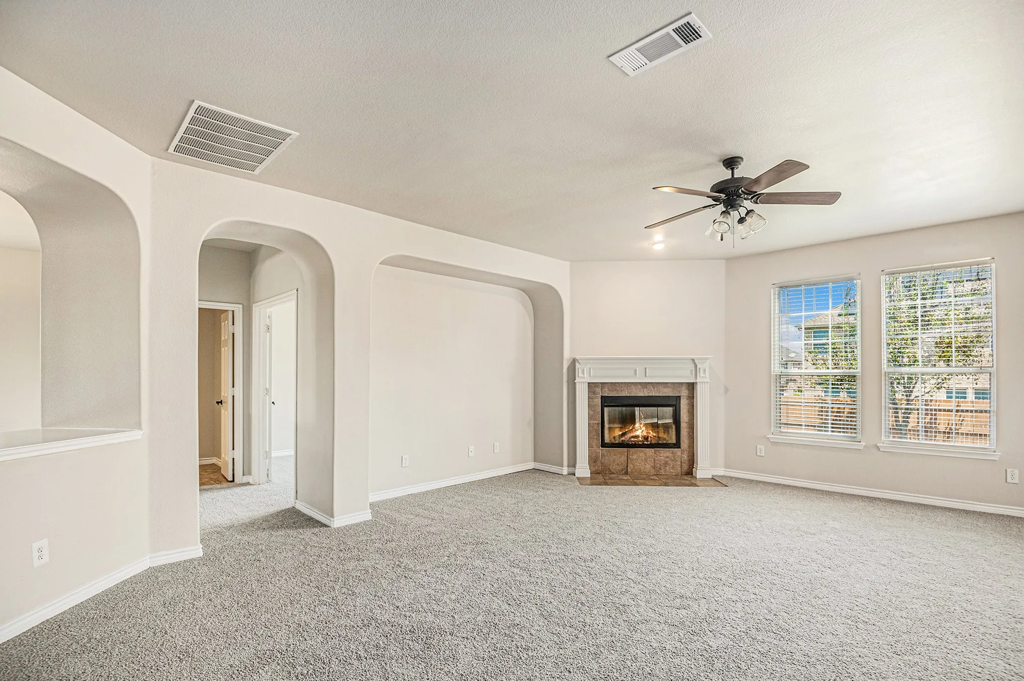 Single Family Residence For Rent in Tarrant County , 605 Port Royale Way, Euless, Texas 76039, 3 Bedroom, 3 Bathroom, 2 Garage spaces, 3,489 Sqft, built in 2005, mls#21340606, Real Estate Agent in Euless, Homes For Rent in Tarrant county, Homes For Rent in Euless, Realtor in Euless Texas, Real Estate Brokerage Independent Realty Texas, Luminita Cordes Realtor