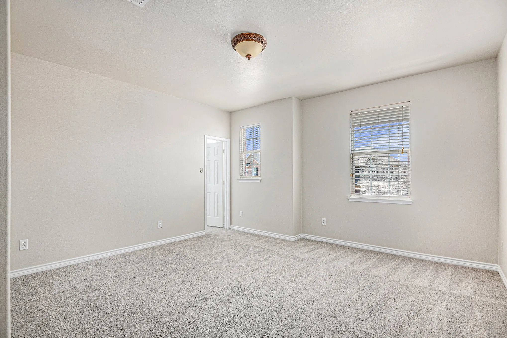 Single Family Residence For Rent in Tarrant County , 605 Port Royale Way, Euless, Texas 76039, 3 Bedroom, 3 Bathroom, 2 Garage spaces, 3,489 Sqft, built in 2005, mls#21340606, Real Estate Agent in Euless, Homes For Rent in Tarrant county, Homes For Rent in Euless, Realtor in Euless Texas, Real Estate Brokerage Independent Realty Texas, Luminita Cordes Realtor