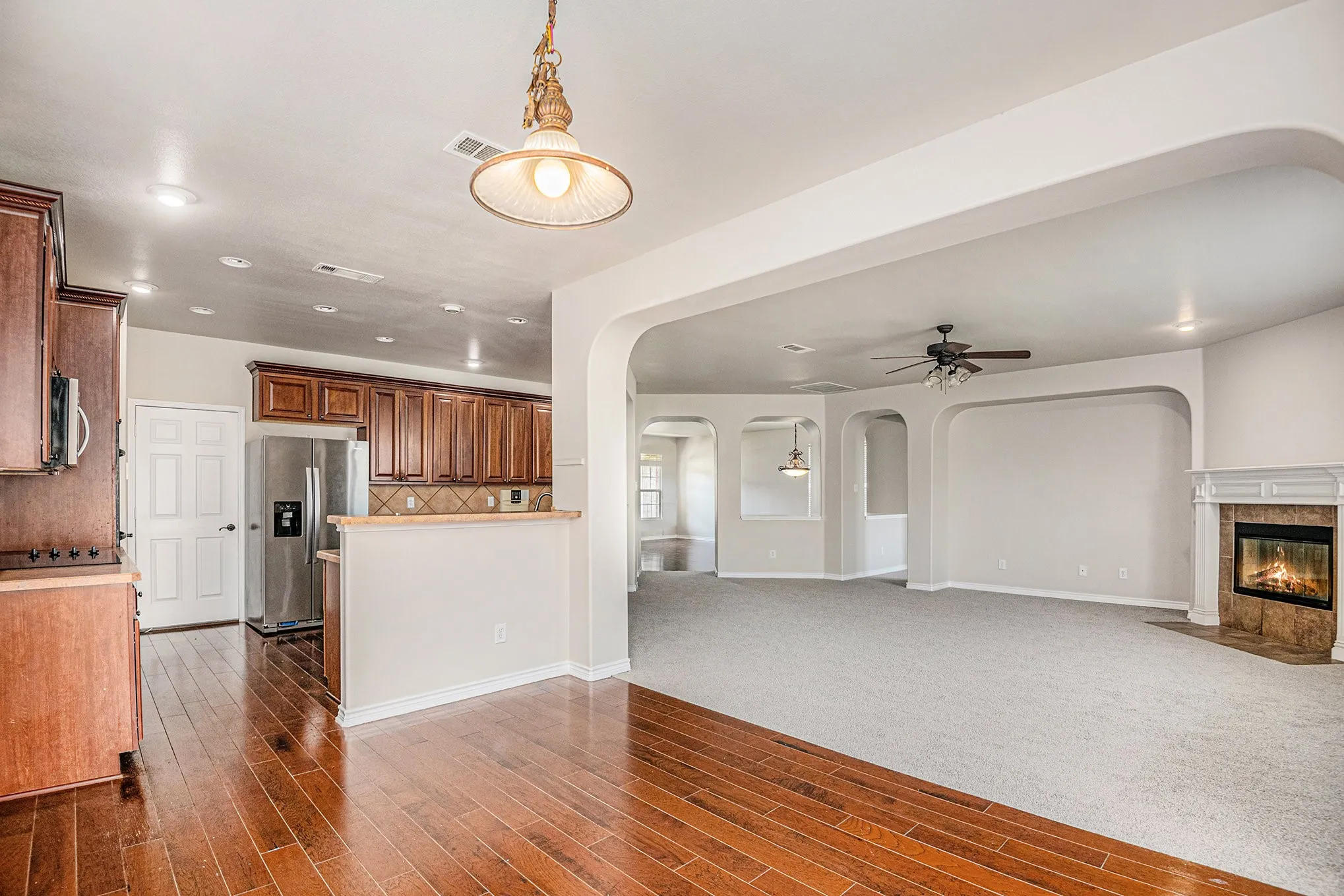 Single Family Residence For Rent in Tarrant County , 605 Port Royale Way, Euless, Texas 76039, 3 Bedroom, 3 Bathroom, 2 Garage spaces, 3,489 Sqft, built in 2005, mls#21340606, Real Estate Agent in Euless, Homes For Rent in Tarrant county, Homes For Rent in Euless, Realtor in Euless Texas, Real Estate Brokerage Independent Realty Texas, Luminita Cordes Realtor