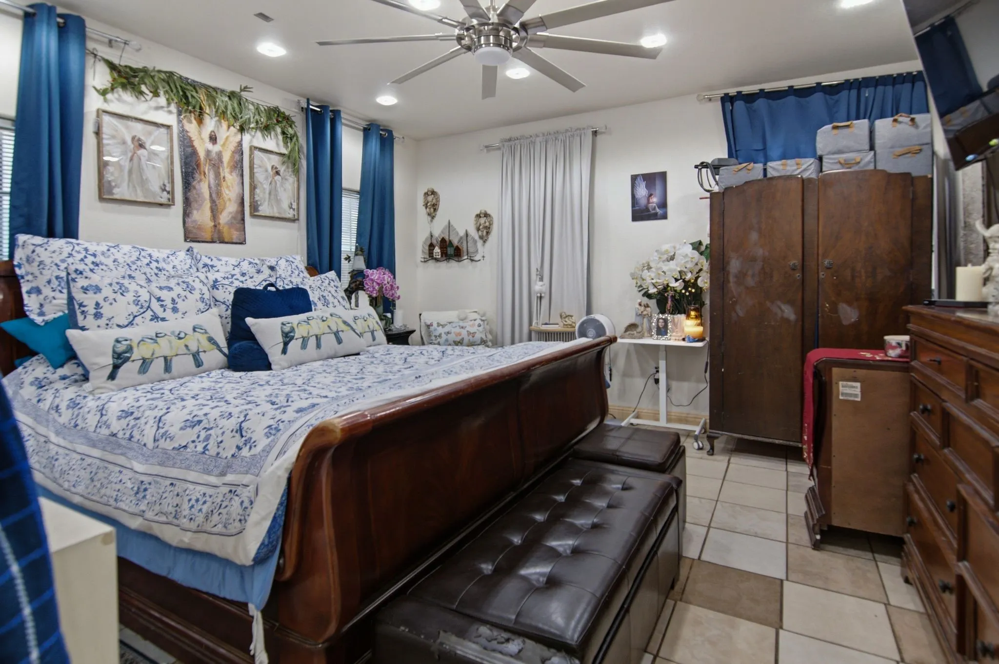 Single Family Residence For Sale in Tarrant County , 2929 E Lancaster Avenue, Fort Worth, Texas 76103, 3 Bedroom, 2 Bathroom, 1 Garage spaces, 2,145 Sqft, built in 1927, Price $375,000, mls#21339092, Real Estate Agent in Fort Worth, Homes For Sale in Tarrant county, Homes For Sale in Fort Worth, Realtor in Fort Worth Texas, Real Estate Brokerage Independent Realty Texas, Luminita Cordes Realtor