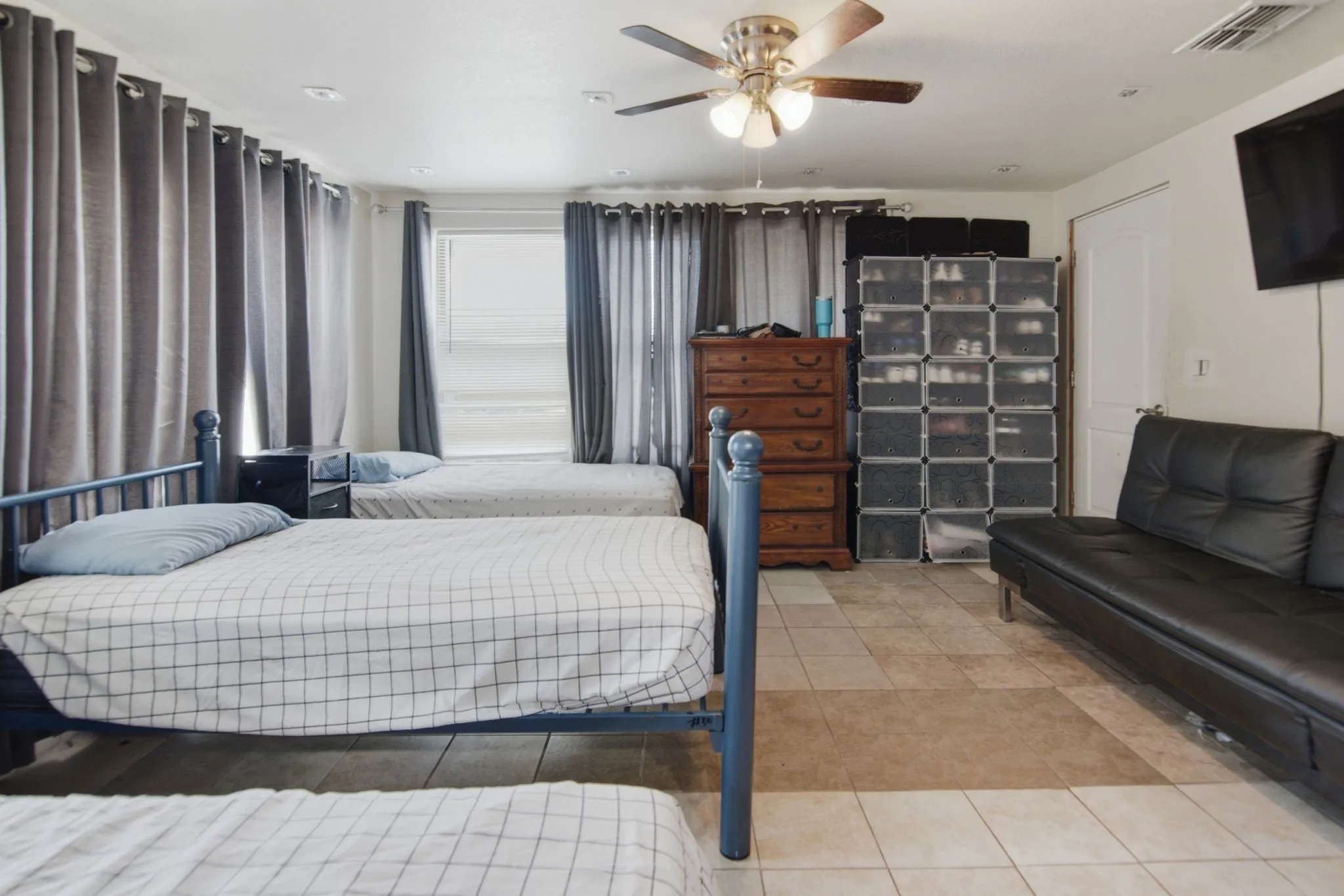 Single Family Residence For Sale in Tarrant County , 2929 E Lancaster Avenue, Fort Worth, Texas 76103, 3 Bedroom, 2 Bathroom, 1 Garage spaces, 2,145 Sqft, built in 1927, Price $375,000, mls#21339092, Real Estate Agent in Fort Worth, Homes For Sale in Tarrant county, Homes For Sale in Fort Worth, Realtor in Fort Worth Texas, Real Estate Brokerage Independent Realty Texas, Luminita Cordes Realtor