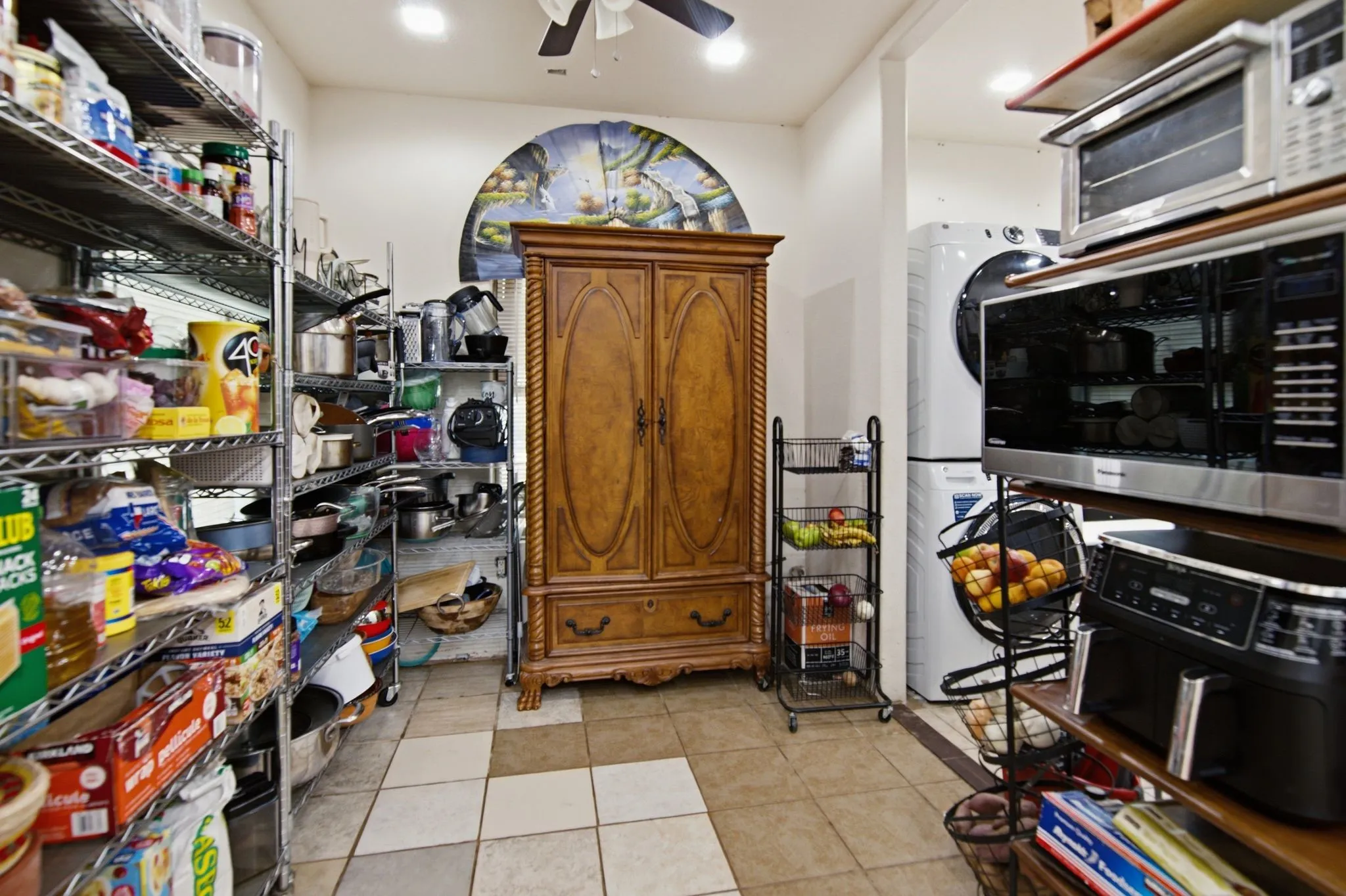 Single Family Residence For Sale in Tarrant County , 2929 E Lancaster Avenue, Fort Worth, Texas 76103, 3 Bedroom, 2 Bathroom, 1 Garage spaces, 2,145 Sqft, built in 1927, Price $375,000, mls#21339092, Real Estate Agent in Fort Worth, Homes For Sale in Tarrant county, Homes For Sale in Fort Worth, Realtor in Fort Worth Texas, Real Estate Brokerage Independent Realty Texas, Luminita Cordes Realtor