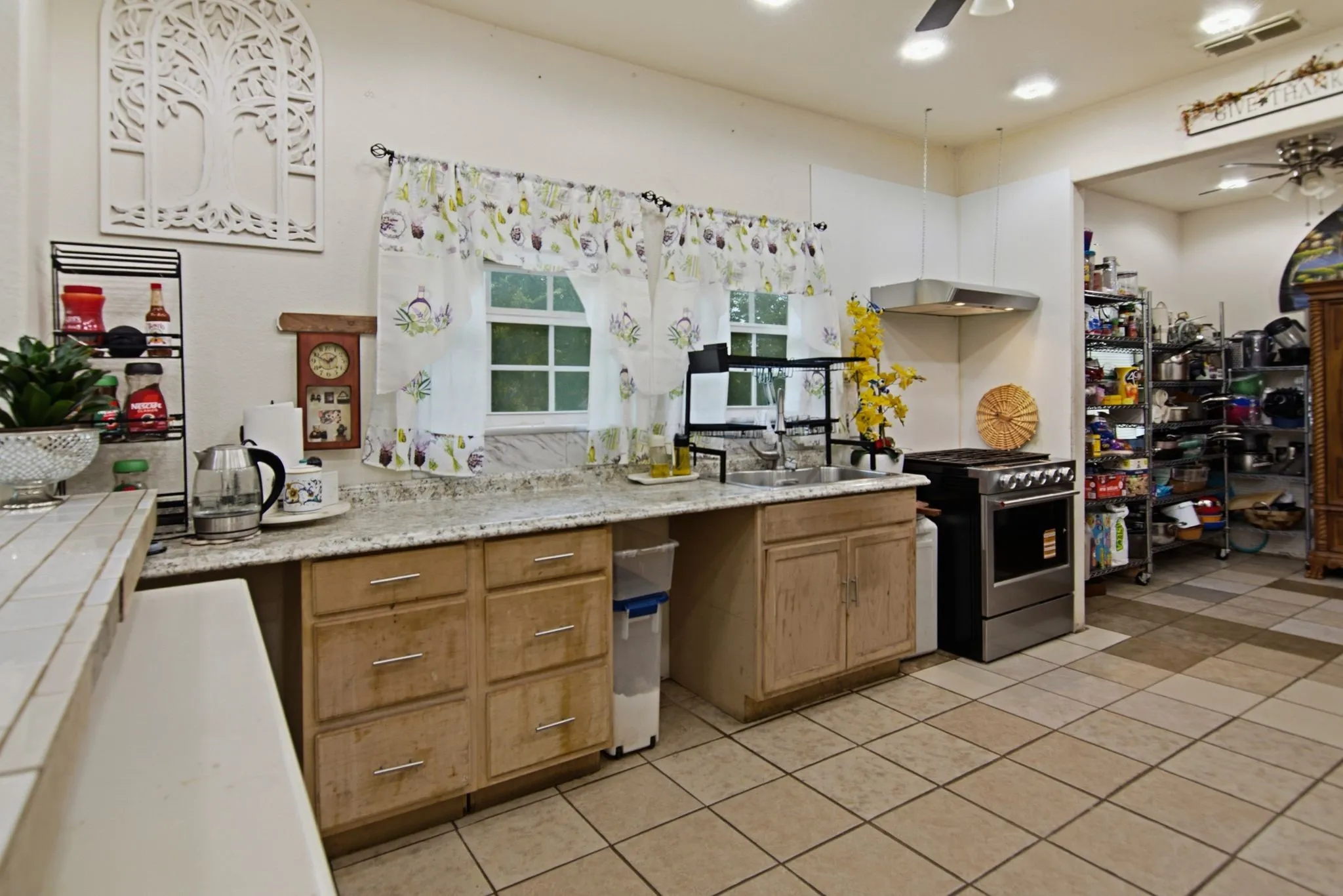 Single Family Residence For Sale in Tarrant County , 2929 E Lancaster Avenue, Fort Worth, Texas 76103, 3 Bedroom, 2 Bathroom, 1 Garage spaces, 2,145 Sqft, built in 1927, Price $375,000, mls#21339092, Real Estate Agent in Fort Worth, Homes For Sale in Tarrant county, Homes For Sale in Fort Worth, Realtor in Fort Worth Texas, Real Estate Brokerage Independent Realty Texas, Luminita Cordes Realtor