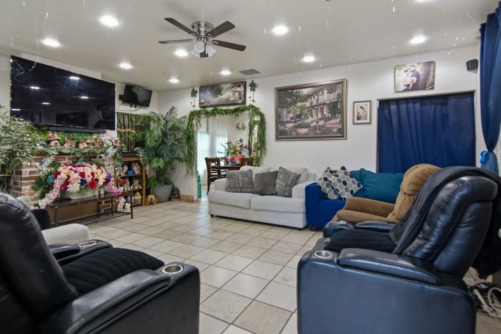 Single Family Residence For Sale in Tarrant County , 2929 E Lancaster Avenue, Fort Worth, Texas 76103, 3 Bedroom, 2 Bathroom, 1 Garage spaces, 2,145 Sqft, built in 1927, Price $375,000, mls#21339092, Real Estate Agent in Fort Worth, Homes For Sale in Tarrant county, Homes For Sale in Fort Worth, Realtor in Fort Worth Texas, Real Estate Brokerage Independent Realty Texas, Luminita Cordes Realtor