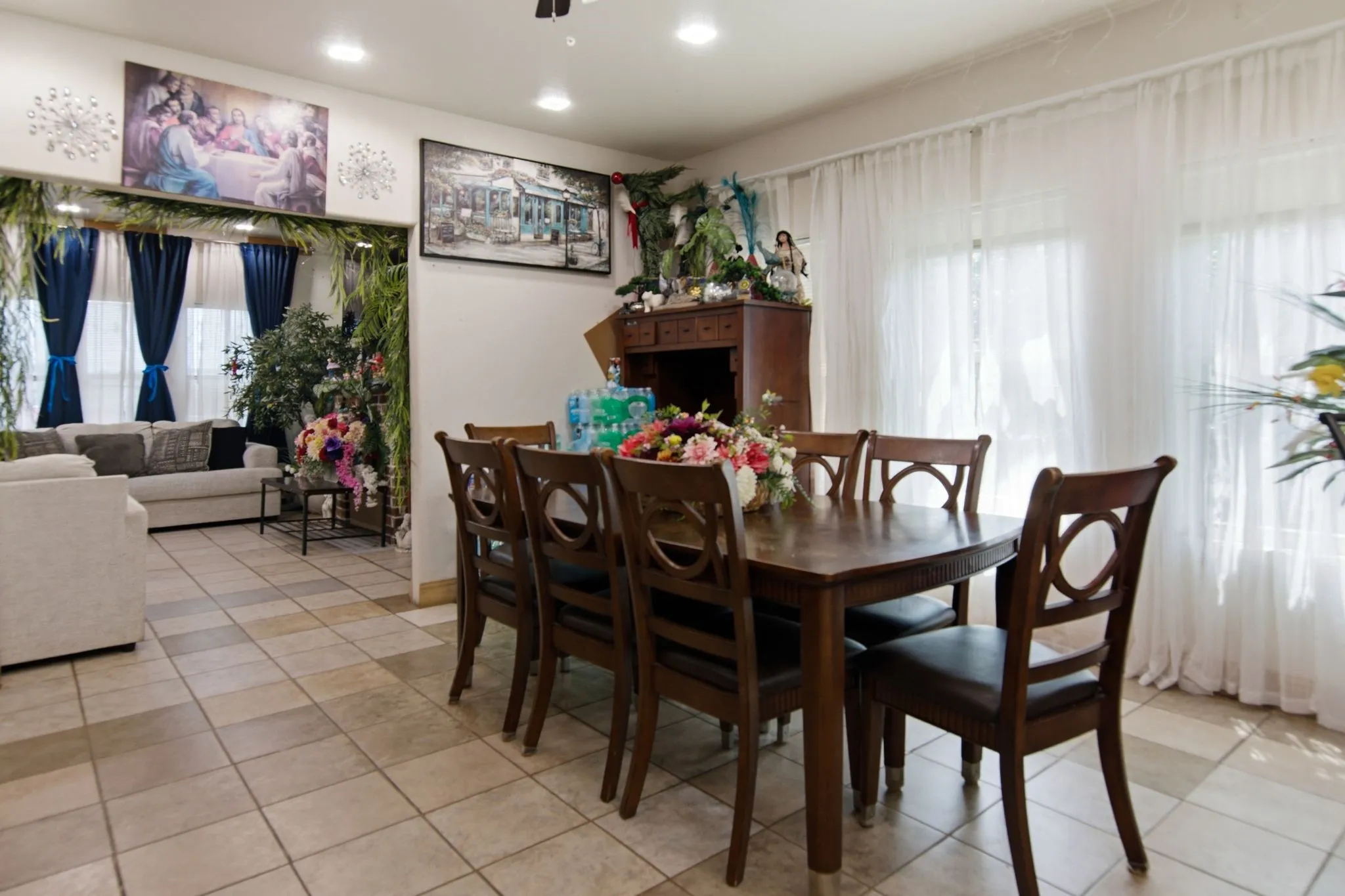 Single Family Residence For Sale in Tarrant County , 2929 E Lancaster Avenue, Fort Worth, Texas 76103, 3 Bedroom, 2 Bathroom, 1 Garage spaces, 2,145 Sqft, built in 1927, Price $375,000, mls#21339092, Real Estate Agent in Fort Worth, Homes For Sale in Tarrant county, Homes For Sale in Fort Worth, Realtor in Fort Worth Texas, Real Estate Brokerage Independent Realty Texas, Luminita Cordes Realtor