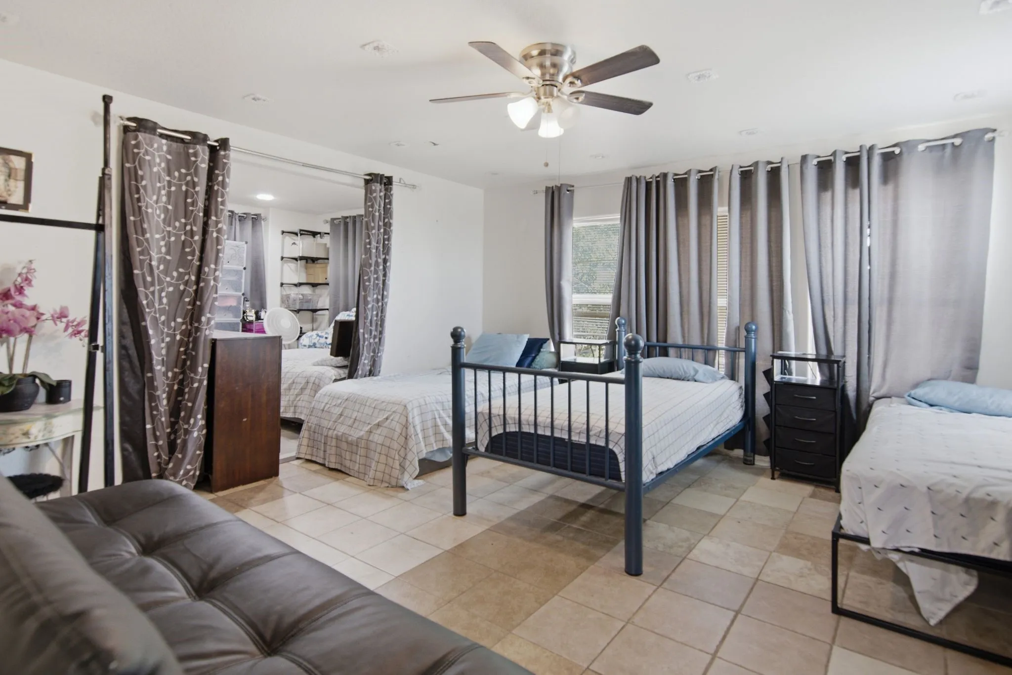 Single Family Residence For Sale in Tarrant County , 2929 E Lancaster Avenue, Fort Worth, Texas 76103, 3 Bedroom, 2 Bathroom, 1 Garage spaces, 2,145 Sqft, built in 1927, Price $375,000, mls#21339092, Real Estate Agent in Fort Worth, Homes For Sale in Tarrant county, Homes For Sale in Fort Worth, Realtor in Fort Worth Texas, Real Estate Brokerage Independent Realty Texas, Luminita Cordes Realtor