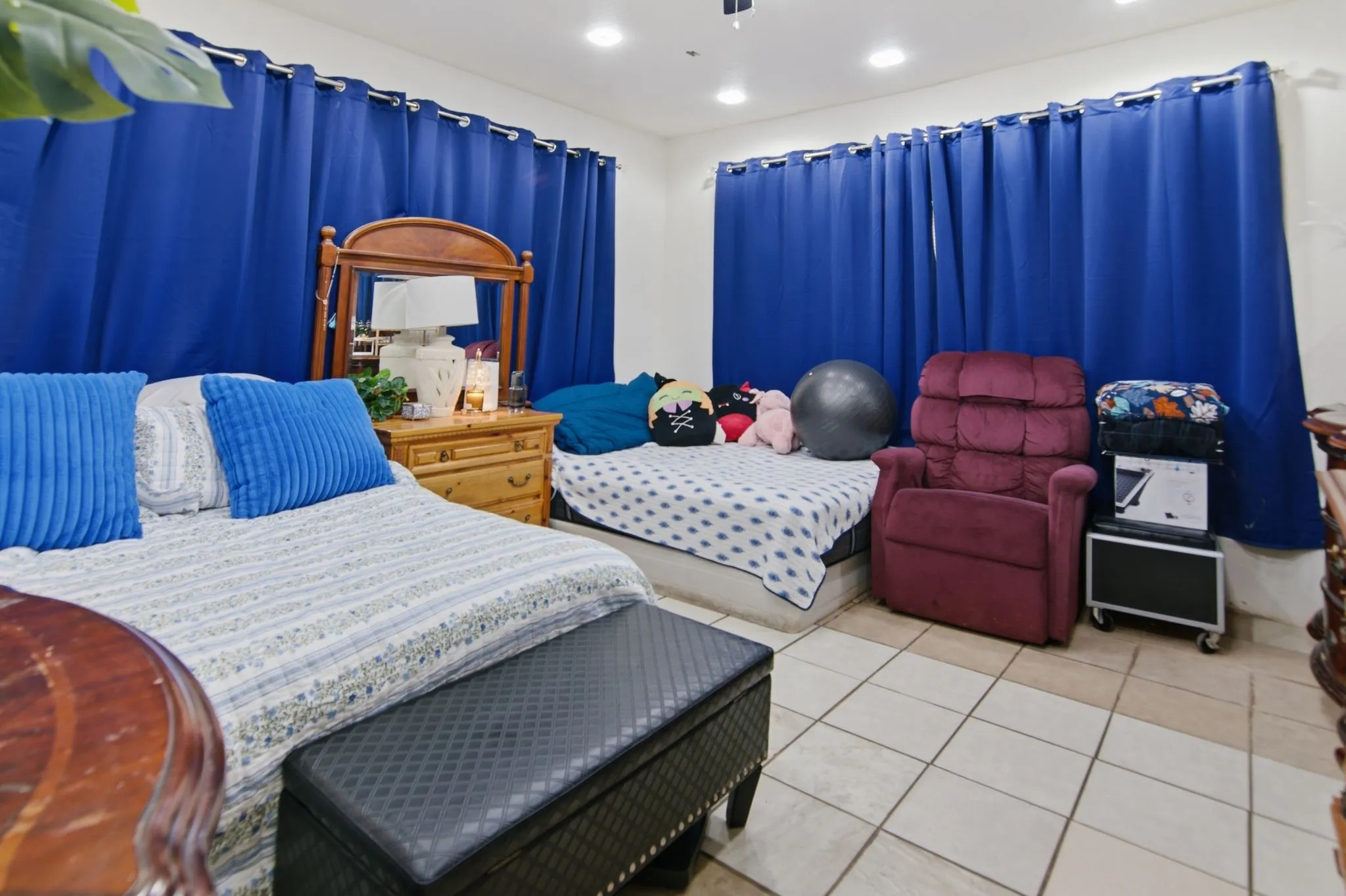 Single Family Residence For Sale in Tarrant County , 2929 E Lancaster Avenue, Fort Worth, Texas 76103, 3 Bedroom, 2 Bathroom, 1 Garage spaces, 2,145 Sqft, built in 1927, Price $375,000, mls#21339092, Real Estate Agent in Fort Worth, Homes For Sale in Tarrant county, Homes For Sale in Fort Worth, Realtor in Fort Worth Texas, Real Estate Brokerage Independent Realty Texas, Luminita Cordes Realtor