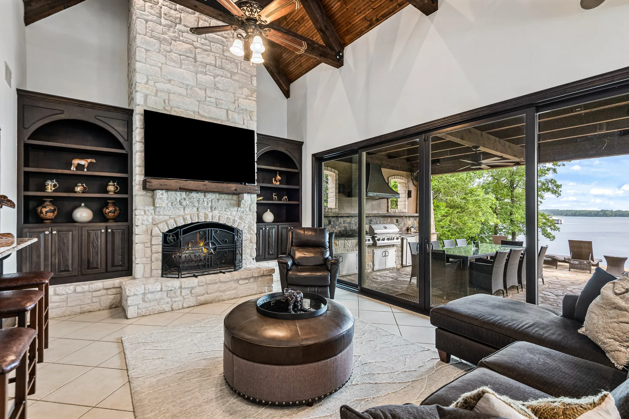 Single Family Residence For Sale in Henderson County , 3637 County Road 4804, Athens, Texas 75752, 5 Bedrooms, 6 Bathrooms, 2 Garage spaces, 7,841 Sqft, built in 2002, Price $3,495,000, mls#21340615, Real Estate Agent in Athens, Homes For Sale in Henderson county, Homes For Sale in Athens, Realtor in Athens Texas, Real Estate Brokerage Independent Realty Texas, Luminita Cordes Realtor