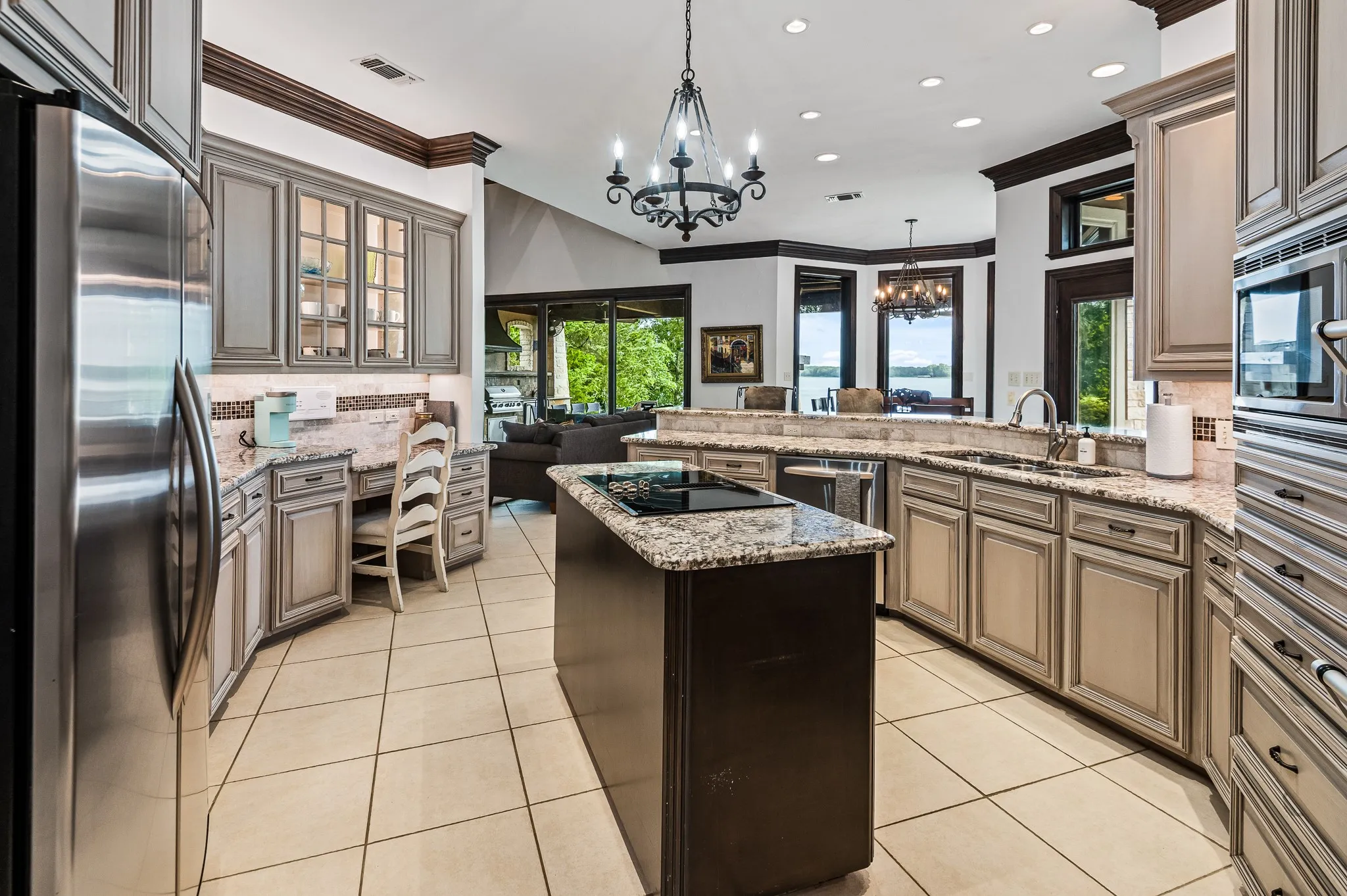 Single Family Residence For Sale in Henderson County , 3637 County Road 4804, Athens, Texas 75752, 5 Bedrooms, 6 Bathrooms, 2 Garage spaces, 7,841 Sqft, built in 2002, Price $3,495,000, mls#21340615, Real Estate Agent in Athens, Homes For Sale in Henderson county, Homes For Sale in Athens, Realtor in Athens Texas, Real Estate Brokerage Independent Realty Texas, Luminita Cordes Realtor