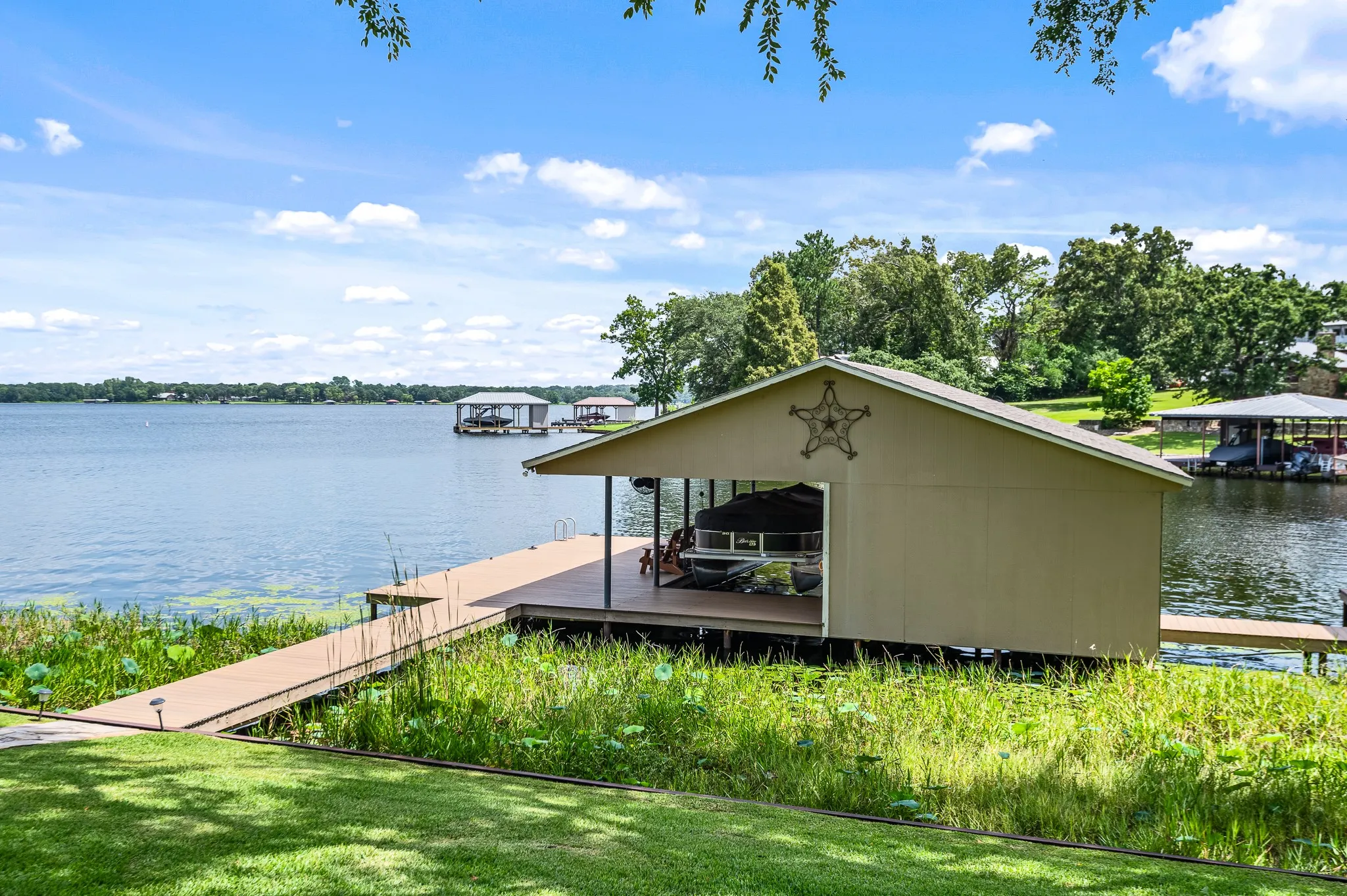 Single Family Residence For Sale in Henderson County , 3637 County Road 4804, Athens, Texas 75752, 5 Bedrooms, 6 Bathrooms, 2 Garage spaces, 7,841 Sqft, built in 2002, Price $3,495,000, mls#21340615, Real Estate Agent in Athens, Homes For Sale in Henderson county, Homes For Sale in Athens, Realtor in Athens Texas, Real Estate Brokerage Independent Realty Texas, Luminita Cordes Realtor
