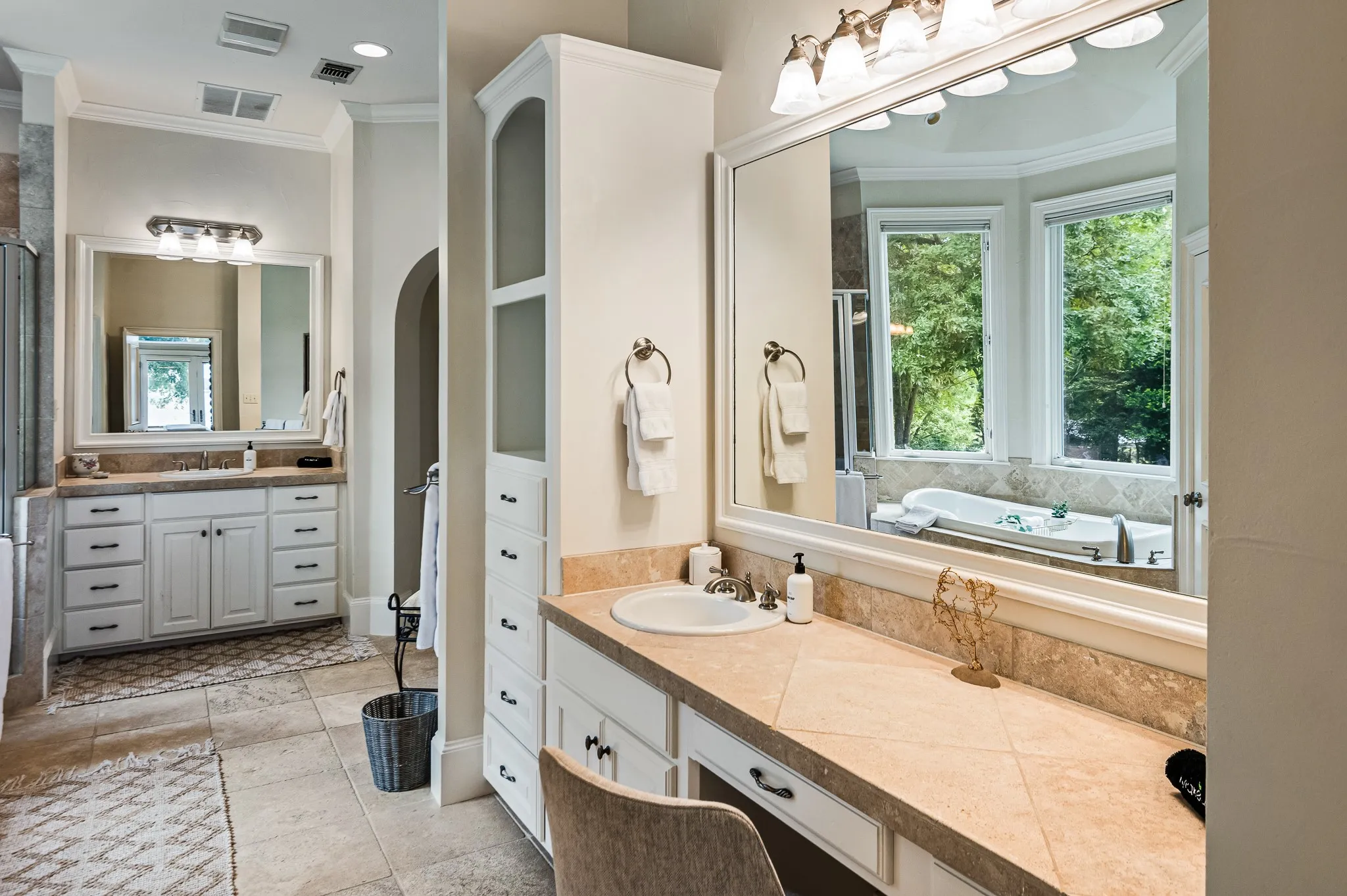 Single Family Residence For Sale in Henderson County , 3637 County Road 4804, Athens, Texas 75752, 5 Bedrooms, 6 Bathrooms, 2 Garage spaces, 7,841 Sqft, built in 2002, Price $3,495,000, mls#21340615, Real Estate Agent in Athens, Homes For Sale in Henderson county, Homes For Sale in Athens, Realtor in Athens Texas, Real Estate Brokerage Independent Realty Texas, Luminita Cordes Realtor