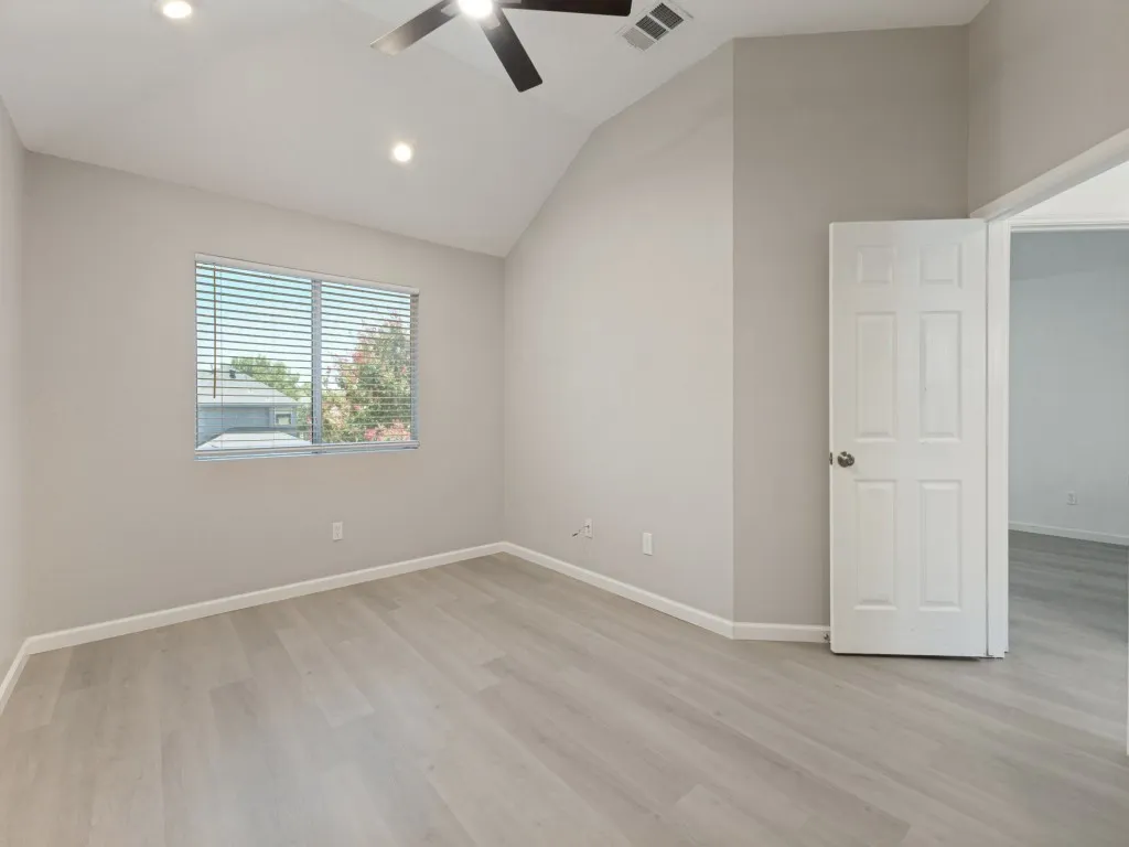 Single Family Residence For Sale in Dallas County , 6913 Conestoga Drive, Rowlett, Texas 75089, 3 Bedroom, 3 Bathroom, 2 Garage spaces, 1,917 Sqft, built in 1991, mls#21339903, Real Estate Agent in Rowlett, Homes For Sale in Dallas county, Homes For Sale in Rowlett, Realtor in Rowlett Texas, Real Estate Brokerage Independent Realty Texas, Luminita Cordes Realtor