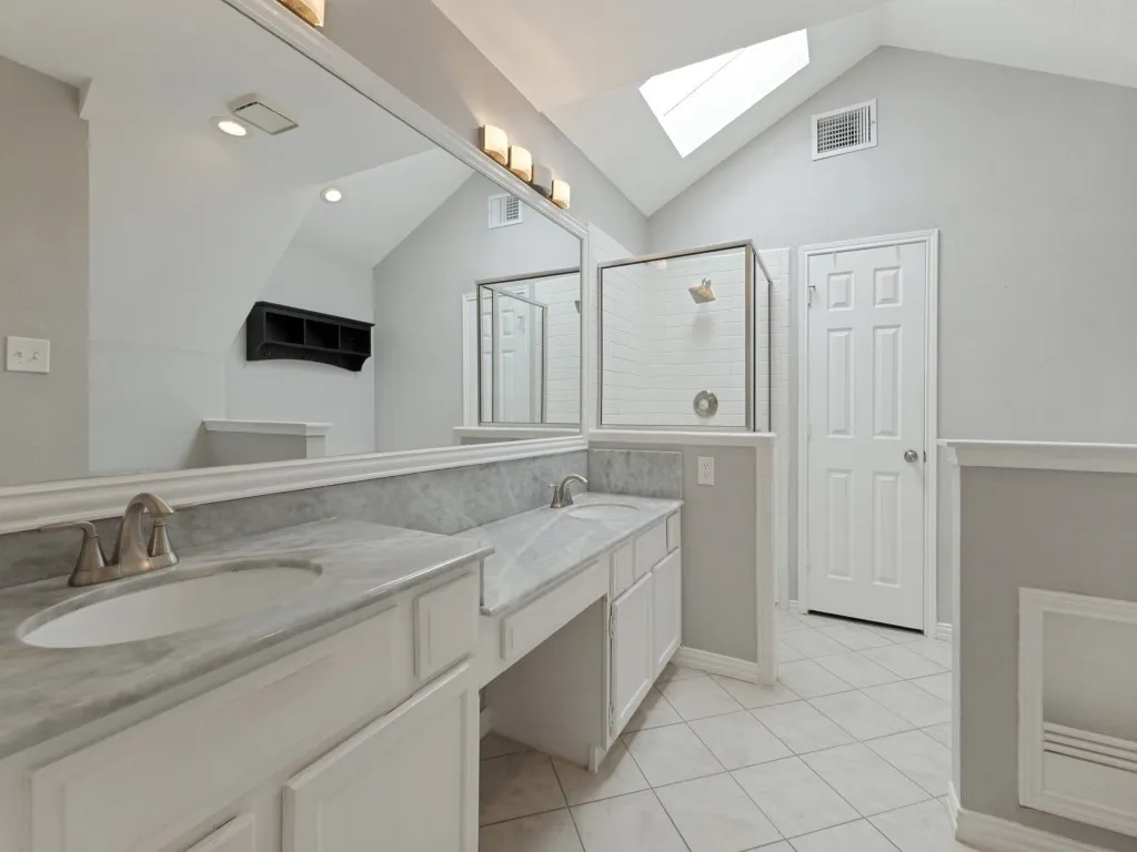 Single Family Residence For Sale in Dallas County , 6913 Conestoga Drive, Rowlett, Texas 75089, 3 Bedroom, 3 Bathroom, 2 Garage spaces, 1,917 Sqft, built in 1991, mls#21339903, Real Estate Agent in Rowlett, Homes For Sale in Dallas county, Homes For Sale in Rowlett, Realtor in Rowlett Texas, Real Estate Brokerage Independent Realty Texas, Luminita Cordes Realtor