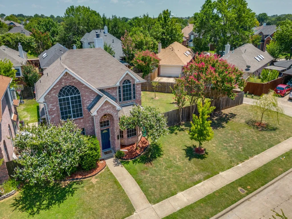 Single Family Residence For Sale in Dallas County , 6913 Conestoga Drive, Rowlett, Texas 75089, 3 Bedroom, 3 Bathroom, 2 Garage spaces, 1,917 Sqft, built in 1991, mls#21339903, Real Estate Agent in Rowlett, Homes For Sale in Dallas county, Homes For Sale in Rowlett, Realtor in Rowlett Texas, Real Estate Brokerage Independent Realty Texas, Luminita Cordes Realtor