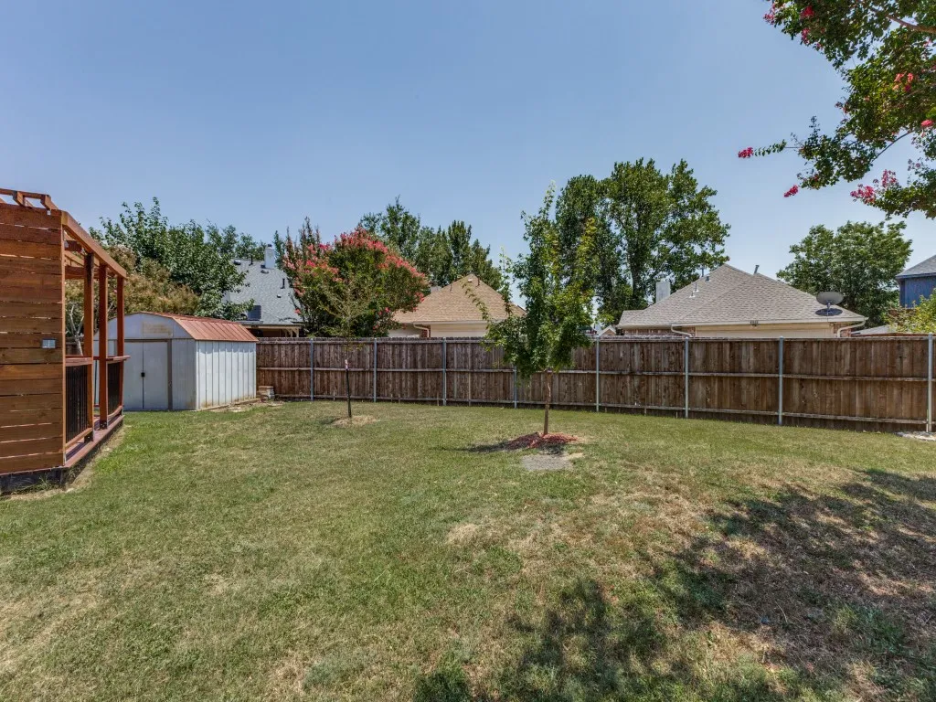 Single Family Residence For Sale in Dallas County , 6913 Conestoga Drive, Rowlett, Texas 75089, 3 Bedroom, 3 Bathroom, 2 Garage spaces, 1,917 Sqft, built in 1991, mls#21339903, Real Estate Agent in Rowlett, Homes For Sale in Dallas county, Homes For Sale in Rowlett, Realtor in Rowlett Texas, Real Estate Brokerage Independent Realty Texas, Luminita Cordes Realtor