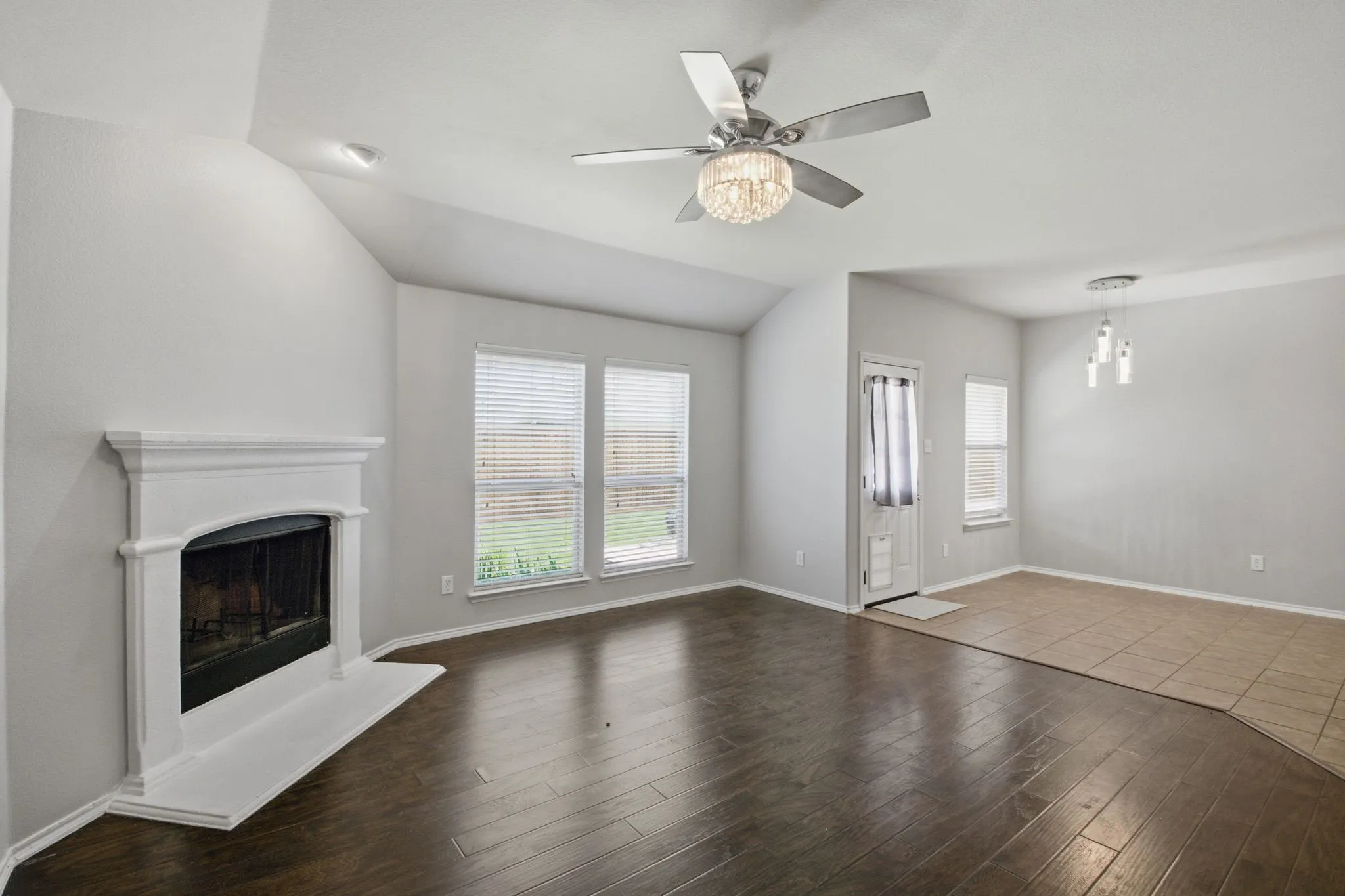 Single Family Residence For Sale in Collin County , 125 Meadow Crest Drive, Princeton, Texas 75407, 3 Bedroom, 2 Bathroom, 2 Garage spaces, 1,873 Sqft, built in 2012, mls#21340063, Real Estate Agent in Princeton, Homes For Sale in Collin county, Homes For Sale in Princeton, Realtor in Princeton Texas, Real Estate Brokerage Independent Realty Texas, Luminita Cordes Realtor