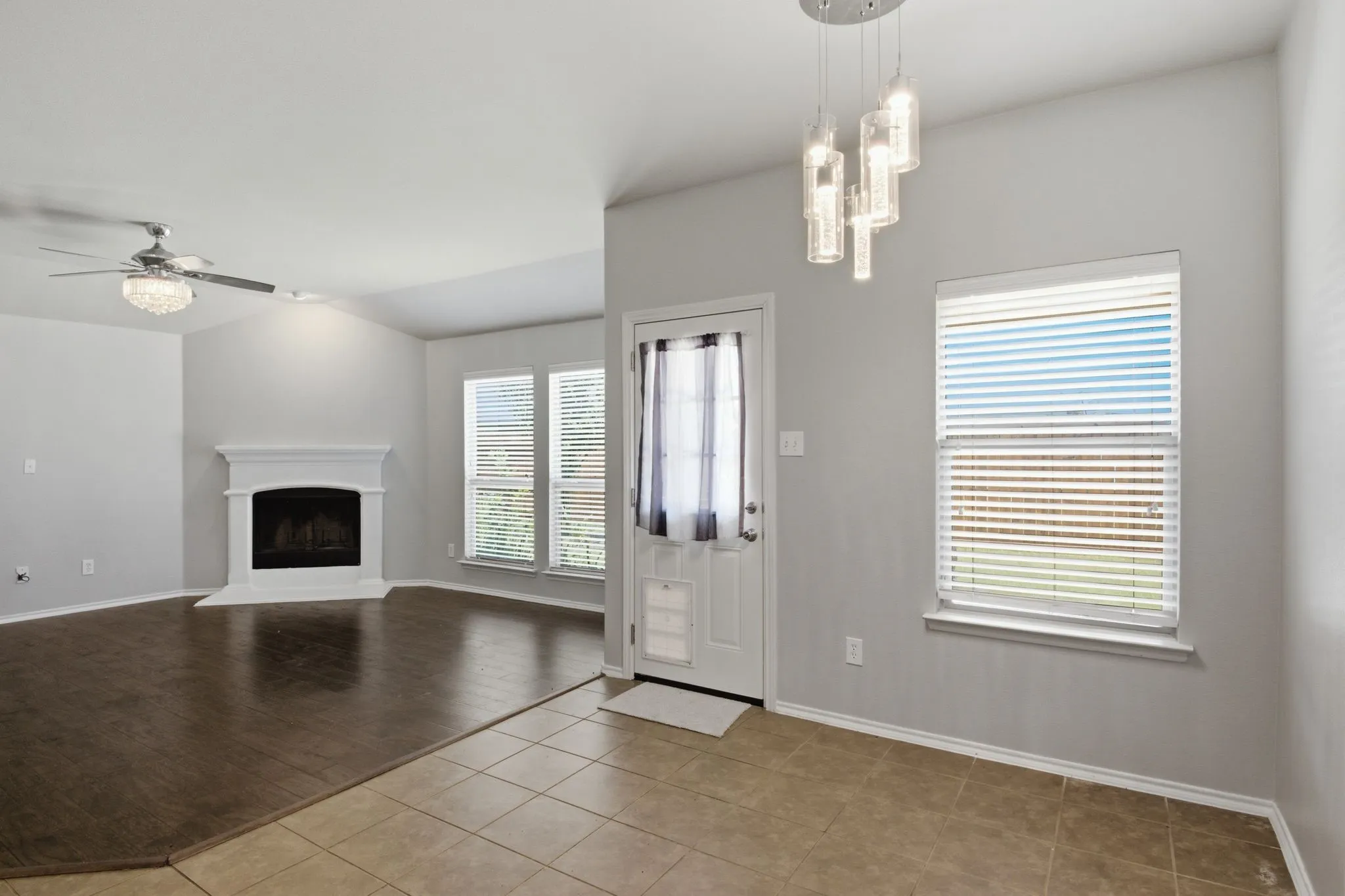 Single Family Residence For Sale in Collin County , 125 Meadow Crest Drive, Princeton, Texas 75407, 3 Bedroom, 2 Bathroom, 2 Garage spaces, 1,873 Sqft, built in 2012, mls#21340063, Real Estate Agent in Princeton, Homes For Sale in Collin county, Homes For Sale in Princeton, Realtor in Princeton Texas, Real Estate Brokerage Independent Realty Texas, Luminita Cordes Realtor