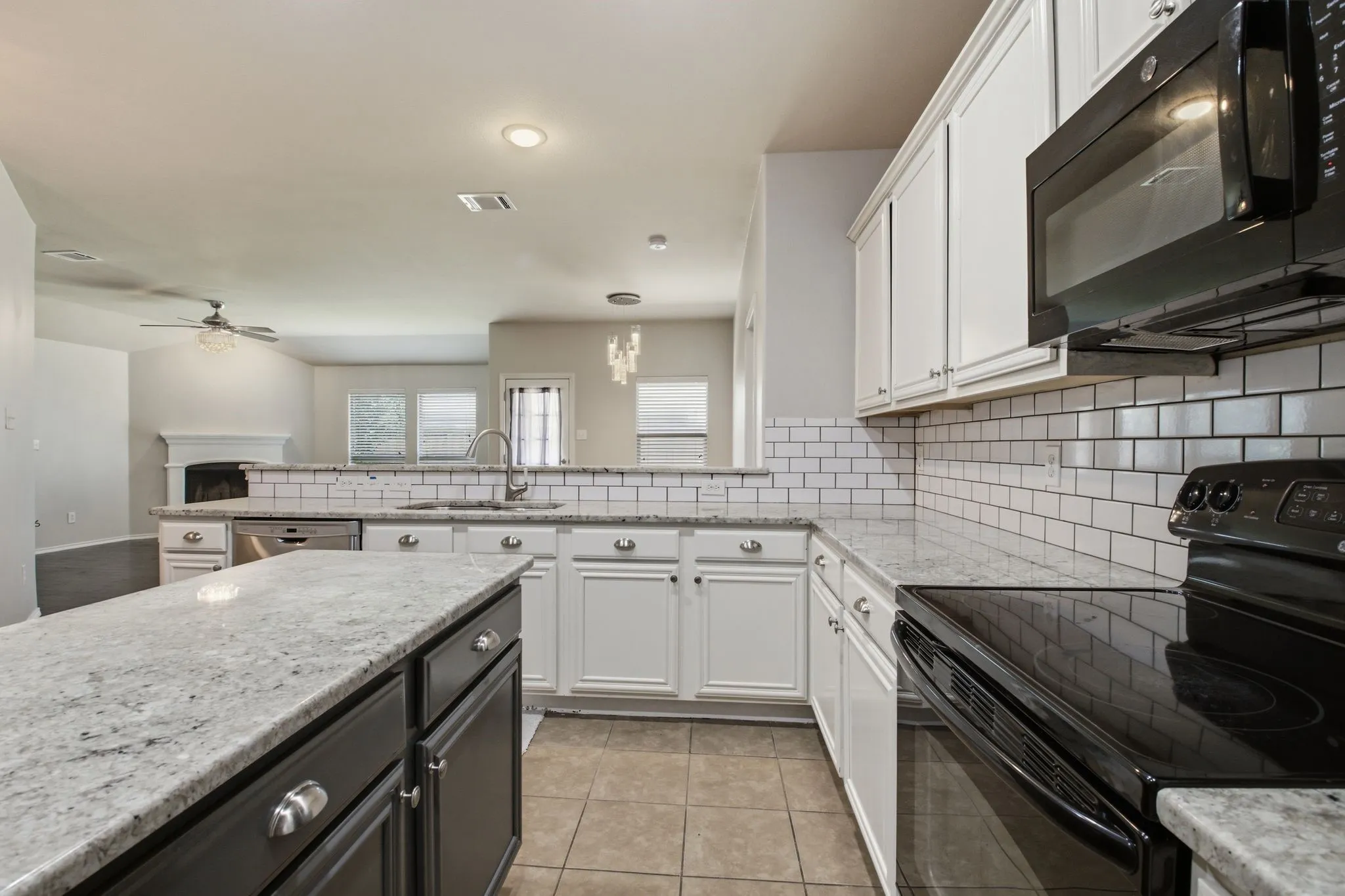 Single Family Residence For Sale in Collin County , 125 Meadow Crest Drive, Princeton, Texas 75407, 3 Bedroom, 2 Bathroom, 2 Garage spaces, 1,873 Sqft, built in 2012, mls#21340063, Real Estate Agent in Princeton, Homes For Sale in Collin county, Homes For Sale in Princeton, Realtor in Princeton Texas, Real Estate Brokerage Independent Realty Texas, Luminita Cordes Realtor