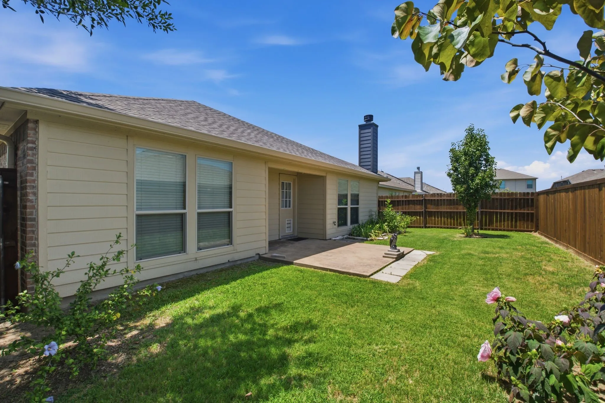 Single Family Residence For Sale in Collin County , 125 Meadow Crest Drive, Princeton, Texas 75407, 3 Bedroom, 2 Bathroom, 2 Garage spaces, 1,873 Sqft, built in 2012, mls#21340063, Real Estate Agent in Princeton, Homes For Sale in Collin county, Homes For Sale in Princeton, Realtor in Princeton Texas, Real Estate Brokerage Independent Realty Texas, Luminita Cordes Realtor