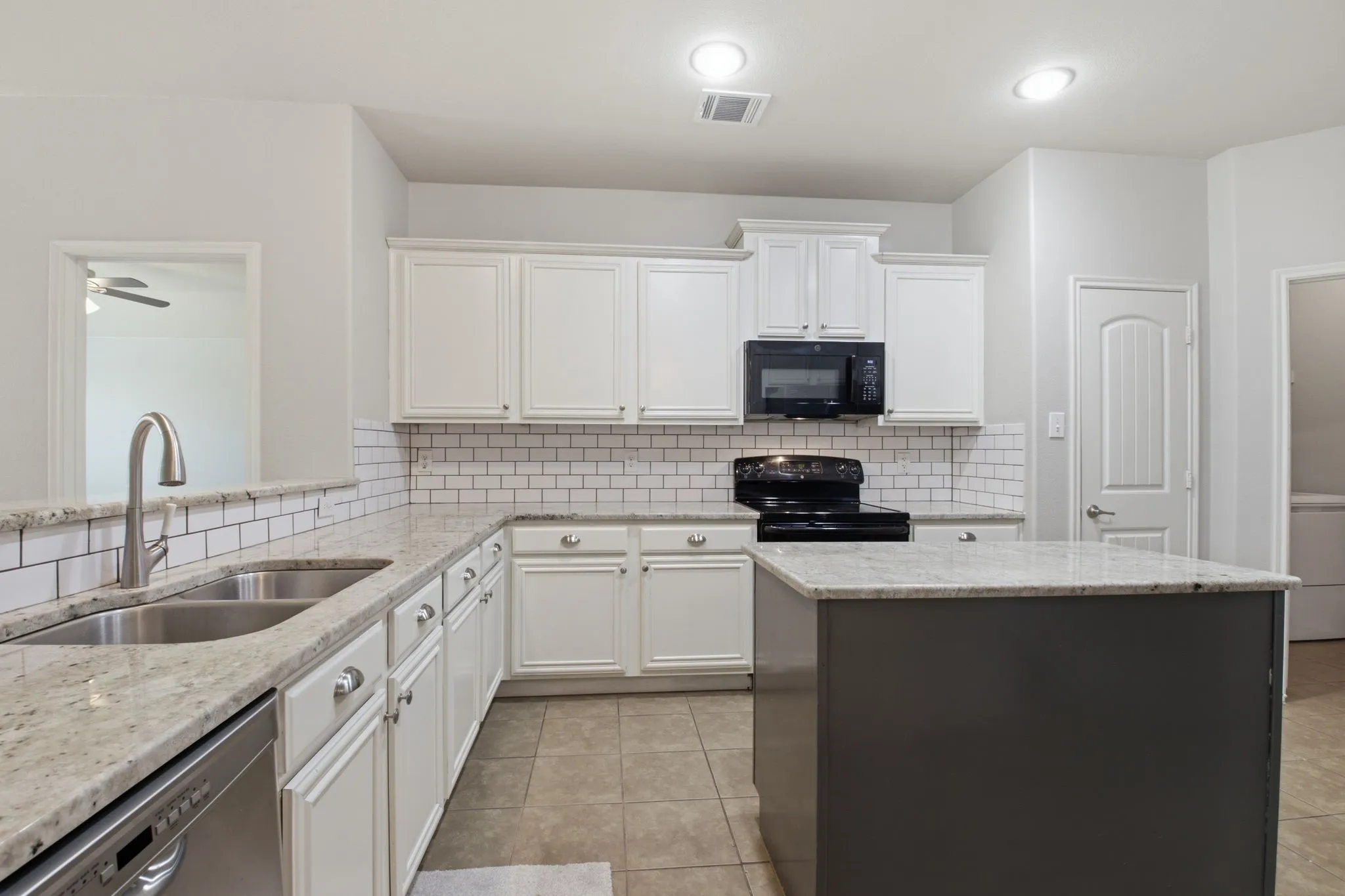 Single Family Residence For Sale in Collin County , 125 Meadow Crest Drive, Princeton, Texas 75407, 3 Bedroom, 2 Bathroom, 2 Garage spaces, 1,873 Sqft, built in 2012, mls#21340063, Real Estate Agent in Princeton, Homes For Sale in Collin county, Homes For Sale in Princeton, Realtor in Princeton Texas, Real Estate Brokerage Independent Realty Texas, Luminita Cordes Realtor