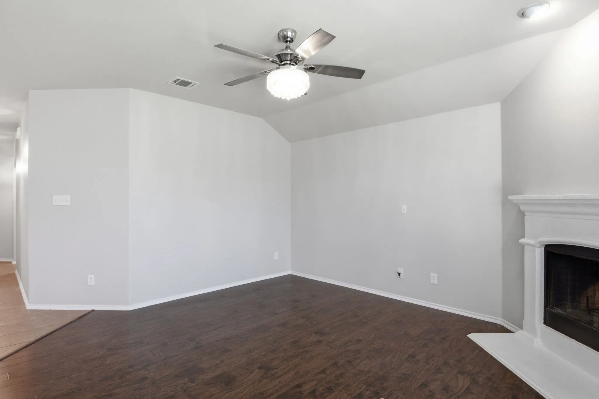 Single Family Residence For Sale in Collin County , 125 Meadow Crest Drive, Princeton, Texas 75407, 3 Bedroom, 2 Bathroom, 2 Garage spaces, 1,873 Sqft, built in 2012, mls#21340063, Real Estate Agent in Princeton, Homes For Sale in Collin county, Homes For Sale in Princeton, Realtor in Princeton Texas, Real Estate Brokerage Independent Realty Texas, Luminita Cordes Realtor