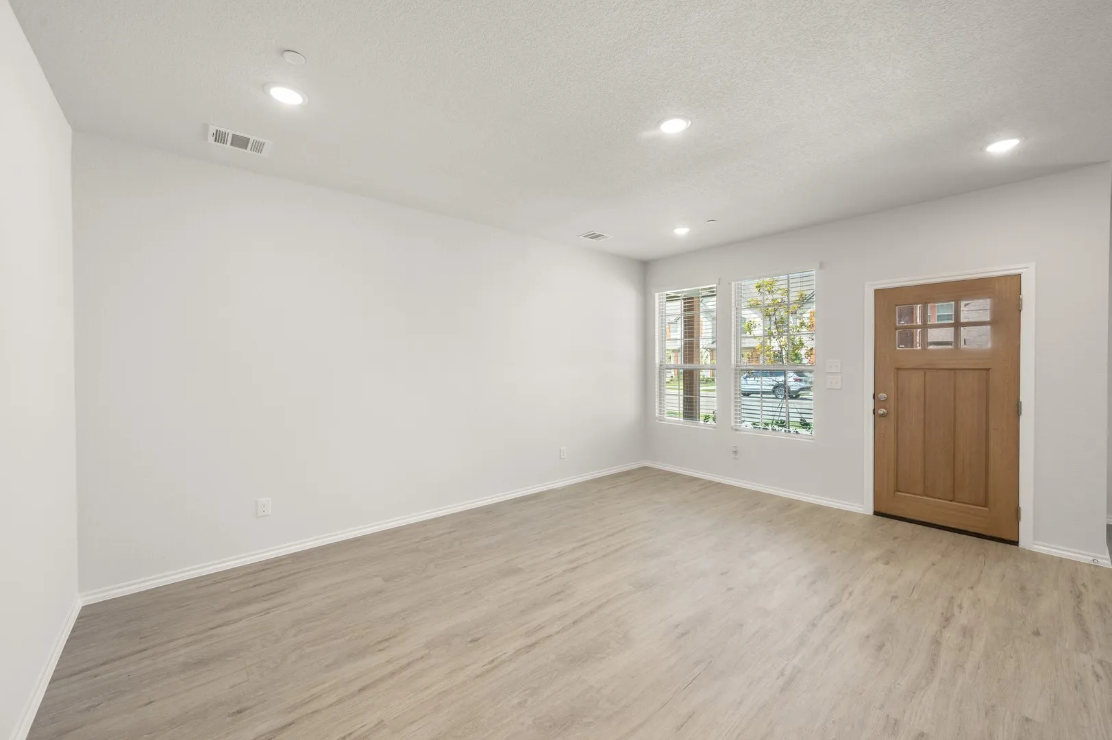 4504 Avion- Living Room-3