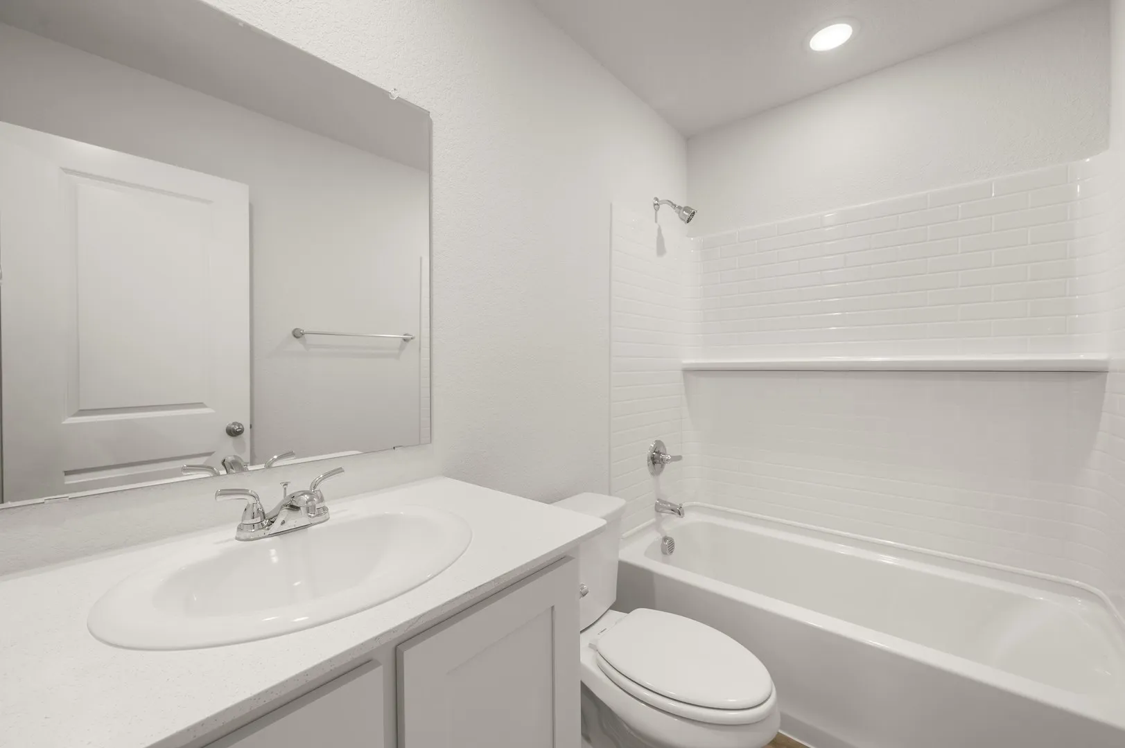 4504 Avion- Bathroom