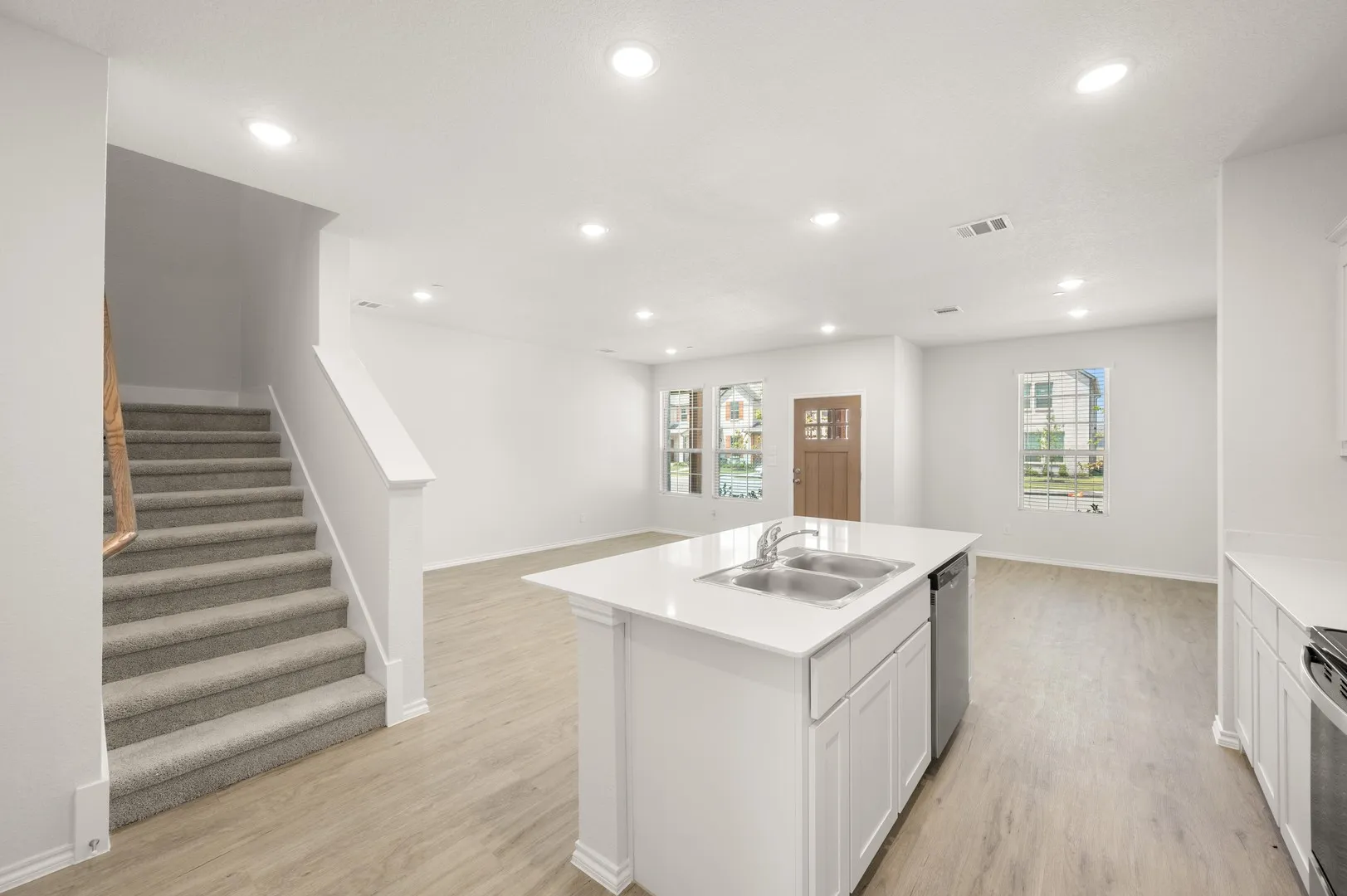 4504 Avion- Kitchen-4