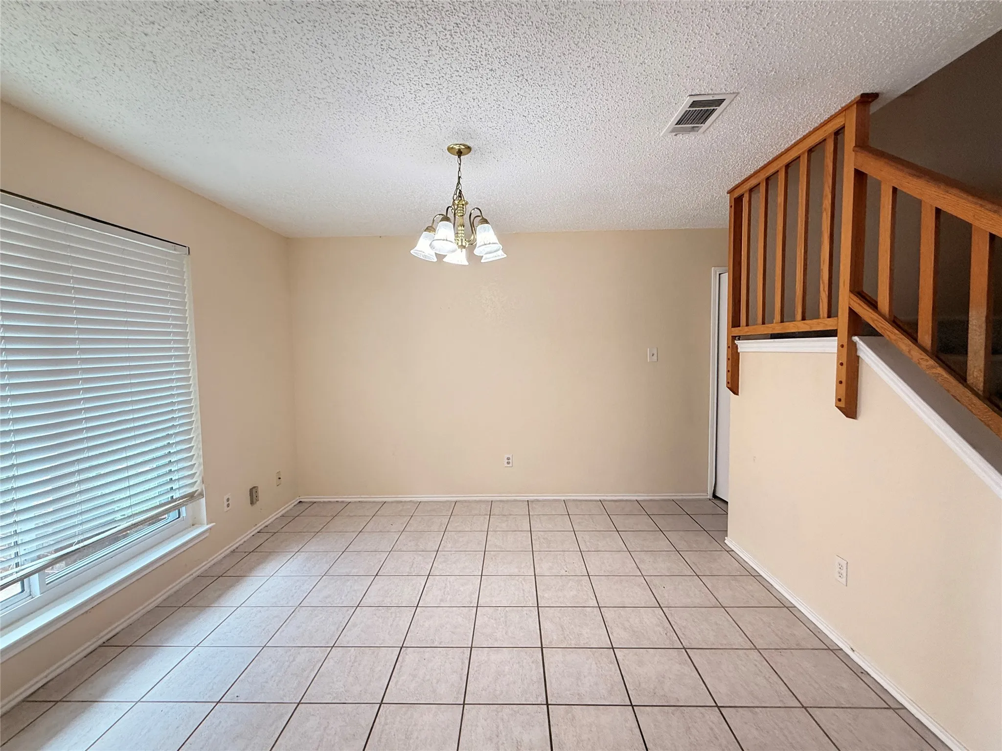 Single Family Residence For Sale in Coryell County , 506 Hayloft Circle, Copperas Cove, Texas 76522, 5 Bedroom, 3 Bathroom, 2 Garage spaces, 2,706 Sqft, built in 1994, mls#21339448, Real Estate Agent in Copperas Cove, Homes For Sale in Coryell county, Homes For Sale in Copperas Cove, Realtor in Copperas Cove Texas, Real Estate Brokerage Independent Realty Texas, Luminita Cordes Realtor