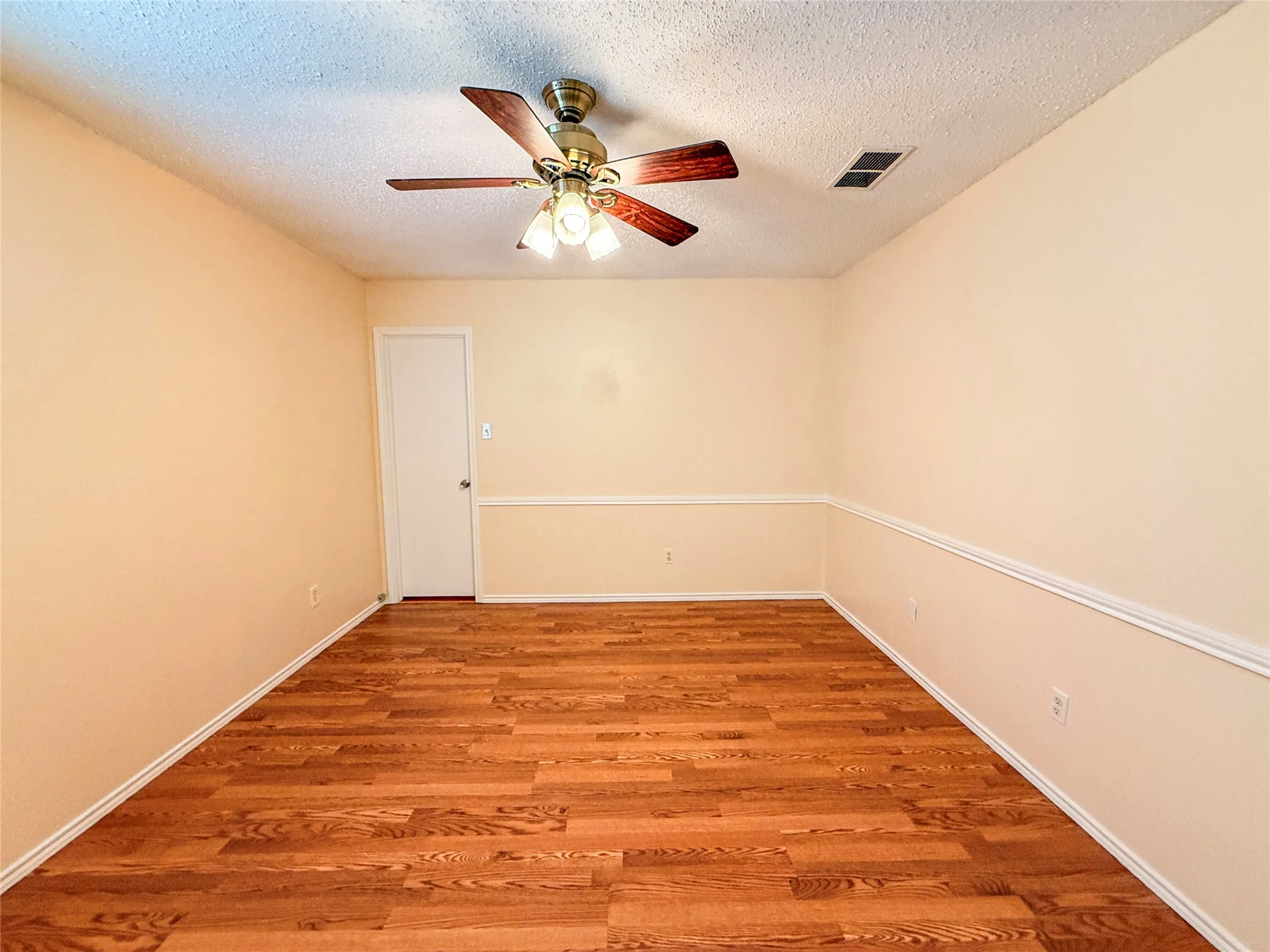 Single Family Residence For Sale in Coryell County , 506 Hayloft Circle, Copperas Cove, Texas 76522, 5 Bedroom, 3 Bathroom, 2 Garage spaces, 2,706 Sqft, built in 1994, mls#21339448, Real Estate Agent in Copperas Cove, Homes For Sale in Coryell county, Homes For Sale in Copperas Cove, Realtor in Copperas Cove Texas, Real Estate Brokerage Independent Realty Texas, Luminita Cordes Realtor