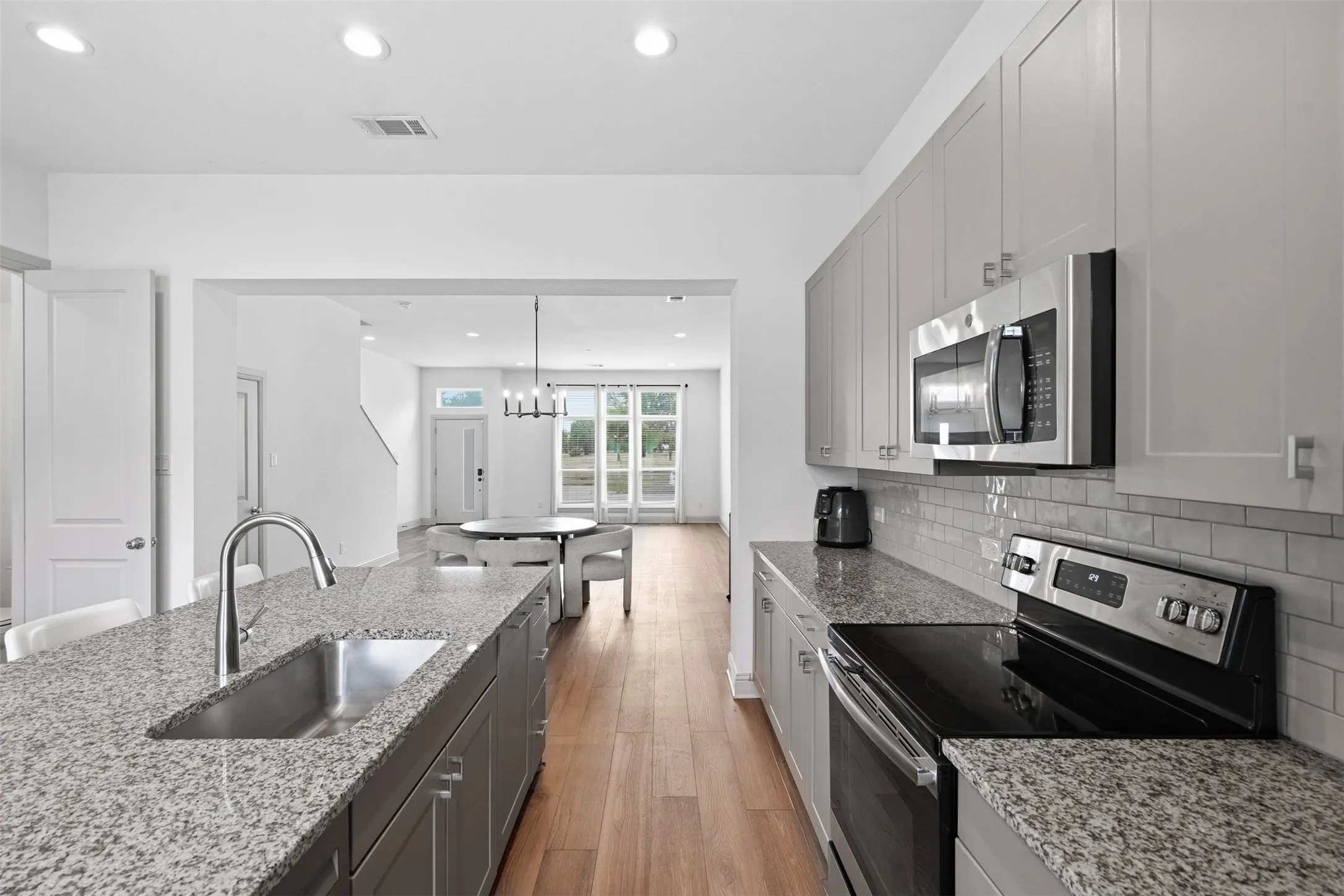 Townhouse For Sale in Tarrant County , 3126 Wayside Avenue, Fort Worth, Texas 76110, 3 Bedrooms, 3 Bathrooms, 2 Garage spaces, 1,922 Sqft, built in 2020, Price $645,000, mls#21340214, Real Estate Agent in Fort Worth, Homes For Sale in Tarrant county, Homes For Sale in Fort Worth, Realtor in Fort Worth Texas, Real Estate Brokerage Independent Realty Texas, Luminita Cordes Realtor