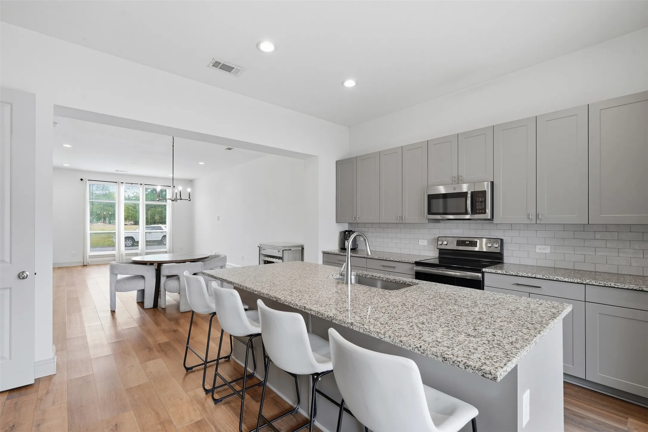Townhouse For Sale in Tarrant County , 3126 Wayside Avenue, Fort Worth, Texas 76110, 3 Bedrooms, 3 Bathrooms, 2 Garage spaces, 1,922 Sqft, built in 2020, Price $645,000, mls#21340214, Real Estate Agent in Fort Worth, Homes For Sale in Tarrant county, Homes For Sale in Fort Worth, Realtor in Fort Worth Texas, Real Estate Brokerage Independent Realty Texas, Luminita Cordes Realtor
