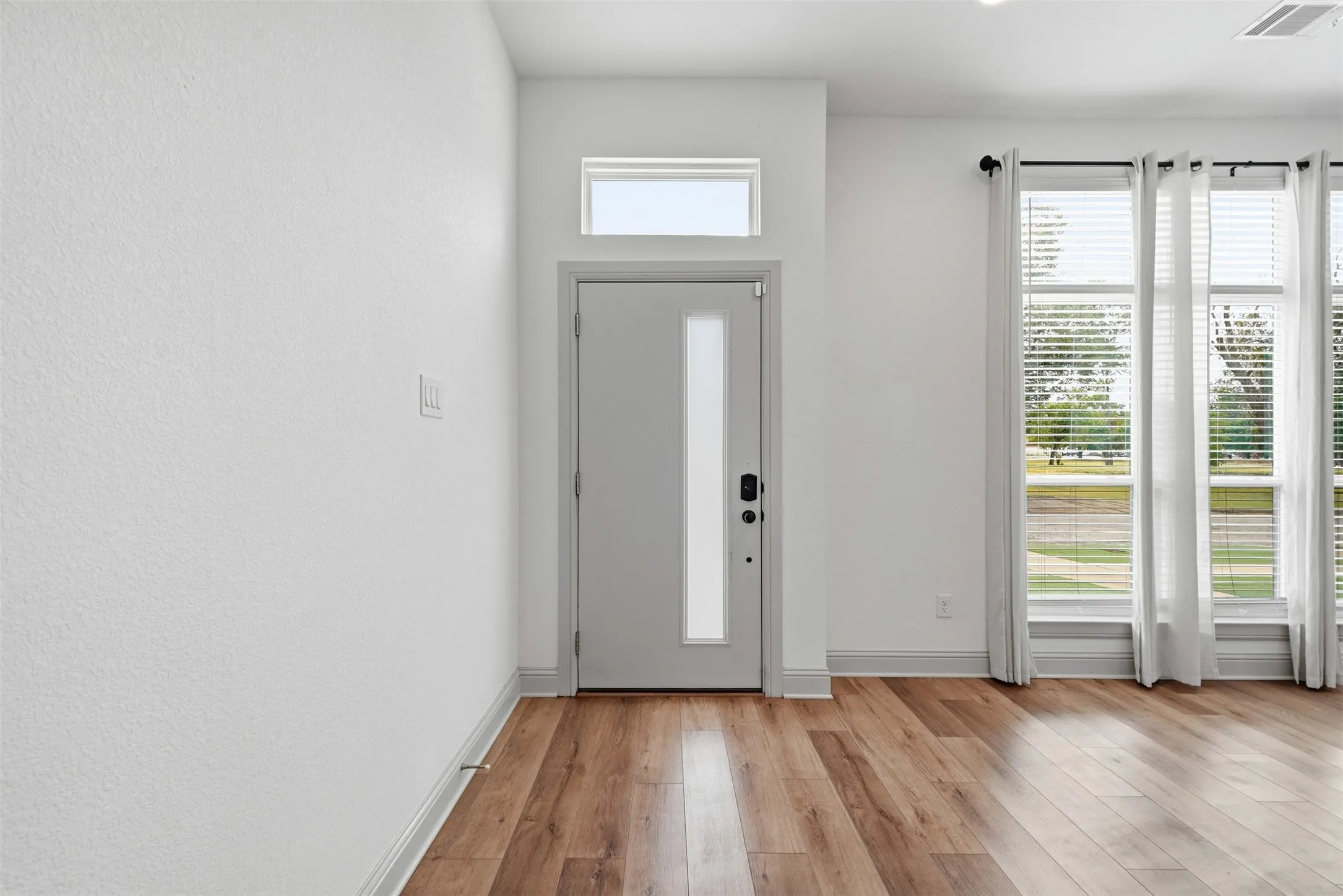 Townhouse For Sale in Tarrant County , 3126 Wayside Avenue, Fort Worth, Texas 76110, 3 Bedrooms, 3 Bathrooms, 2 Garage spaces, 1,922 Sqft, built in 2020, Price $645,000, mls#21340214, Real Estate Agent in Fort Worth, Homes For Sale in Tarrant county, Homes For Sale in Fort Worth, Realtor in Fort Worth Texas, Real Estate Brokerage Independent Realty Texas, Luminita Cordes Realtor