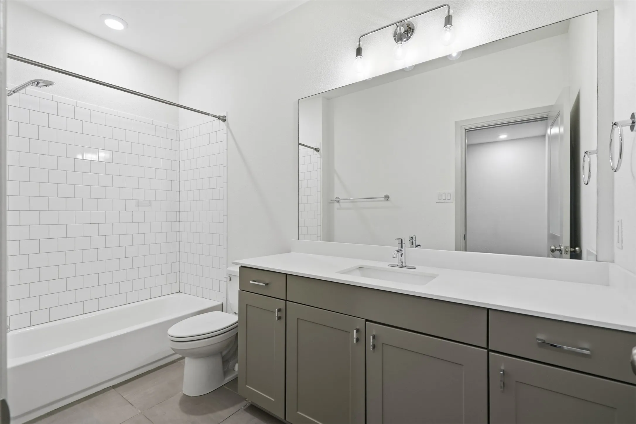 Townhouse For Sale in Tarrant County , 3126 Wayside Avenue, Fort Worth, Texas 76110, 3 Bedrooms, 3 Bathrooms, 2 Garage spaces, 1,922 Sqft, built in 2020, Price $645,000, mls#21340214, Real Estate Agent in Fort Worth, Homes For Sale in Tarrant county, Homes For Sale in Fort Worth, Realtor in Fort Worth Texas, Real Estate Brokerage Independent Realty Texas, Luminita Cordes Realtor