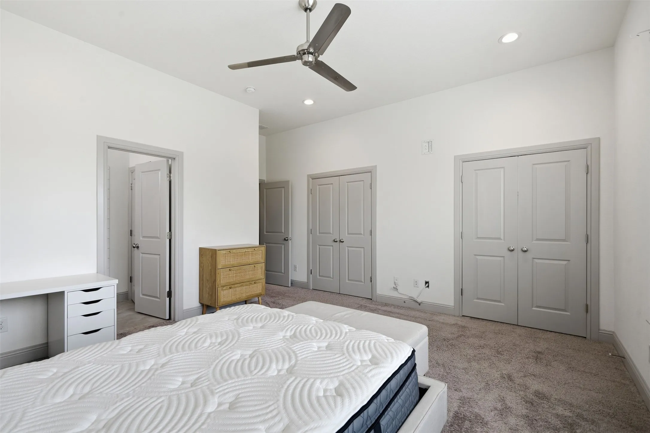 Townhouse For Sale in Tarrant County , 3126 Wayside Avenue, Fort Worth, Texas 76110, 3 Bedrooms, 3 Bathrooms, 2 Garage spaces, 1,922 Sqft, built in 2020, Price $645,000, mls#21340214, Real Estate Agent in Fort Worth, Homes For Sale in Tarrant county, Homes For Sale in Fort Worth, Realtor in Fort Worth Texas, Real Estate Brokerage Independent Realty Texas, Luminita Cordes Realtor